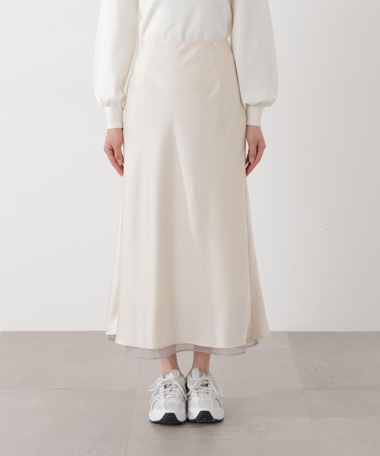 ナローサテンスカート