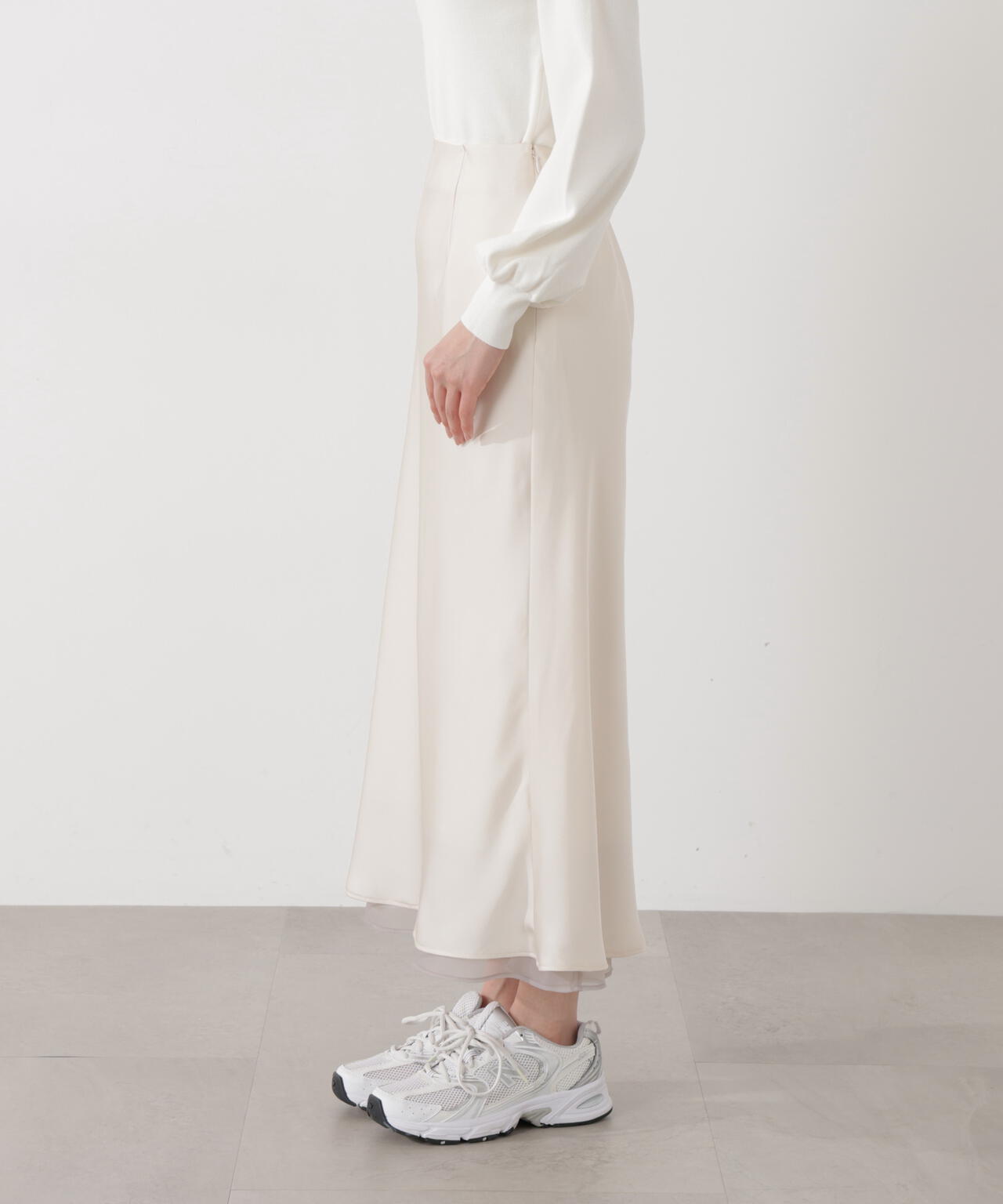 ナローサテンスカート