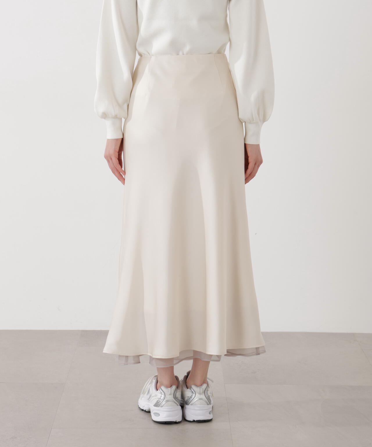 ナローサテンスカート