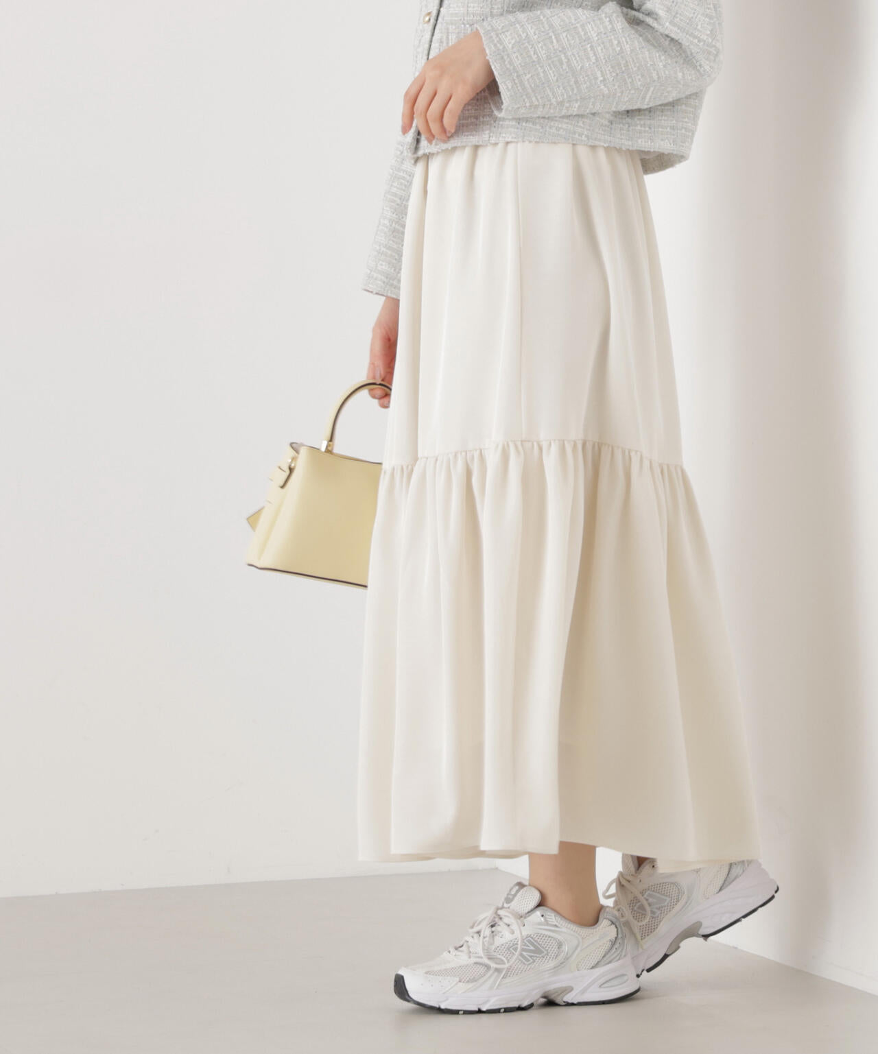 ニュアンスサテンティアードスカート