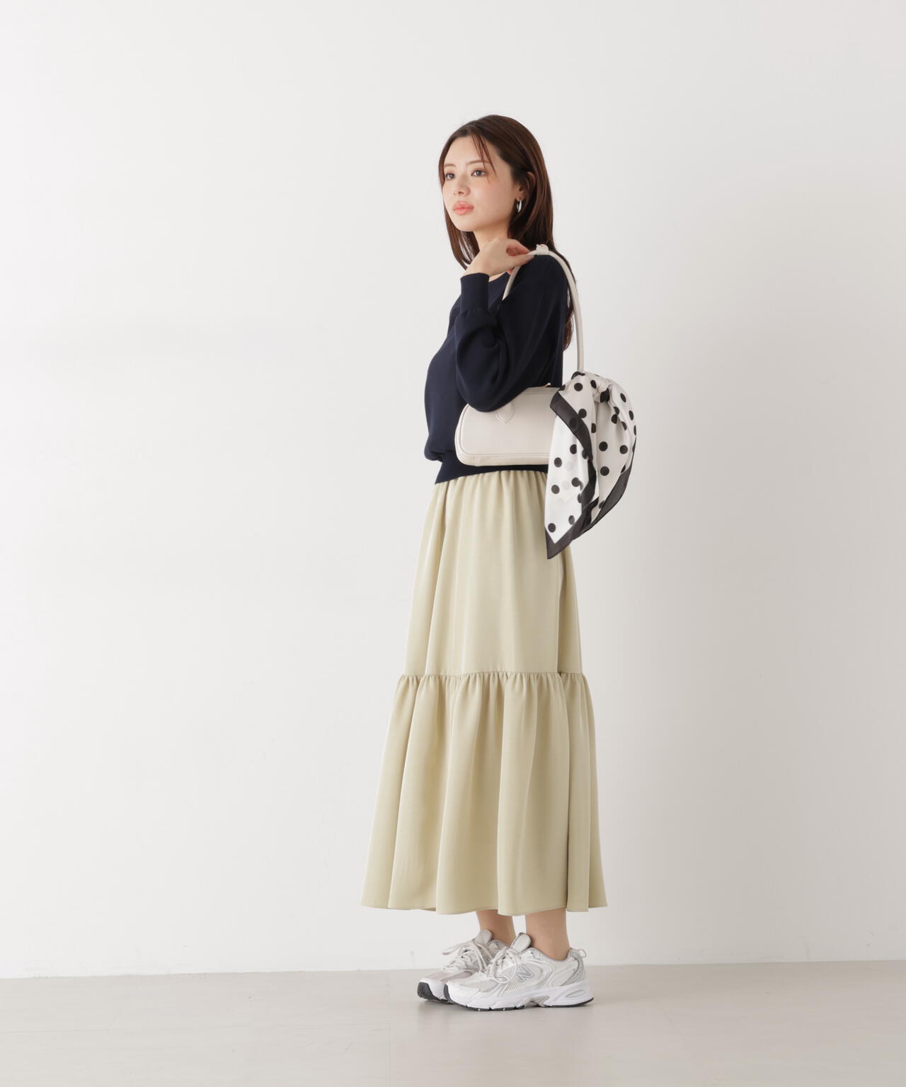 ニュアンスサテンティアードスカート