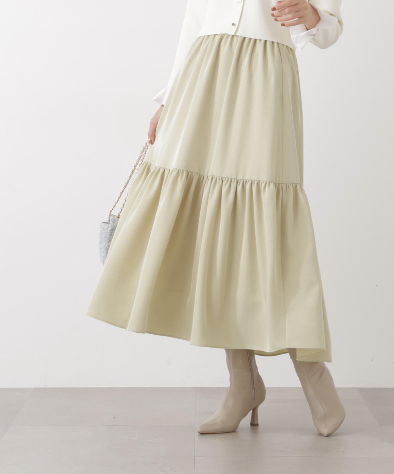 ニュアンスサテンティアードスカート
