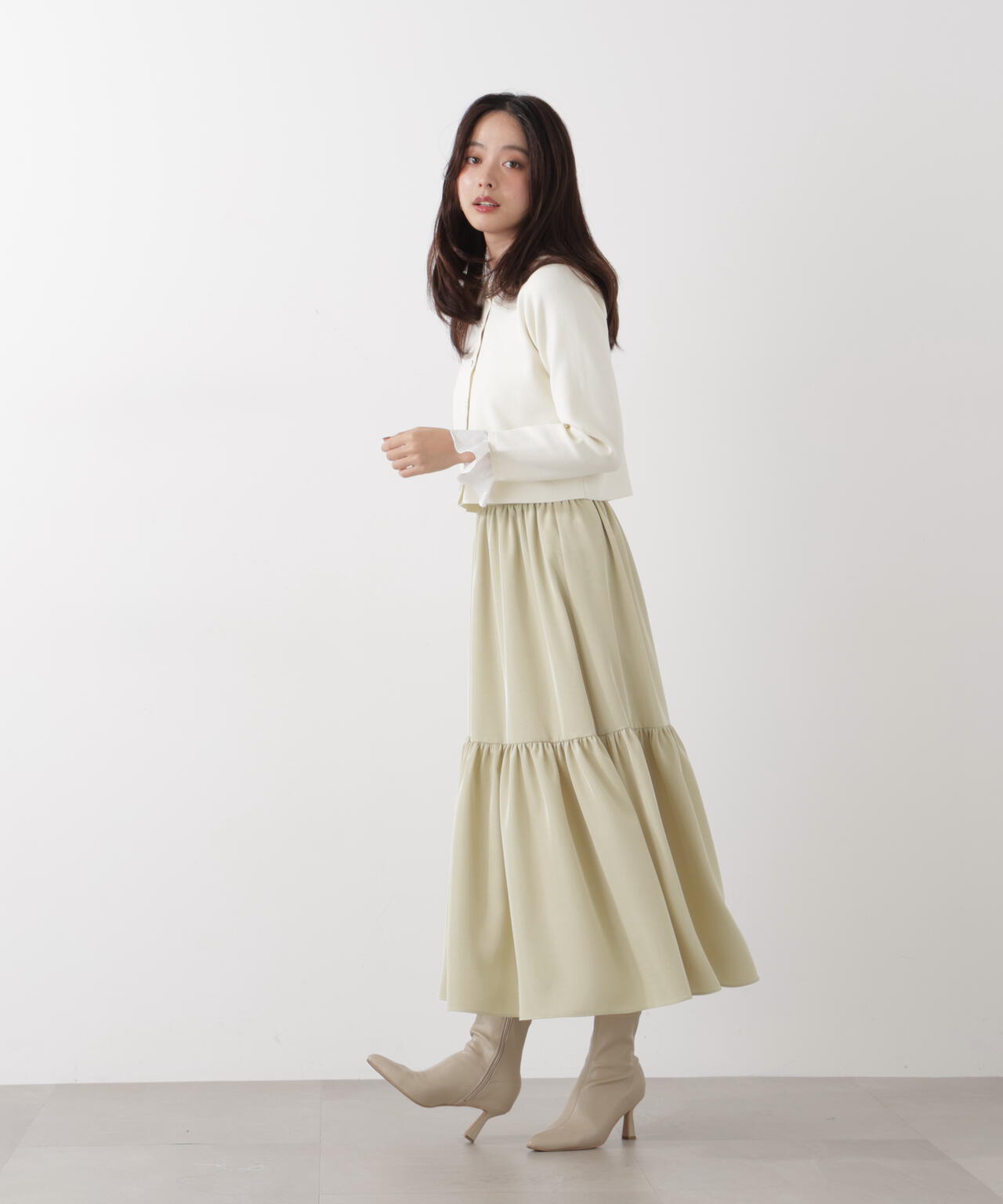 ニュアンスサテンティアードスカート