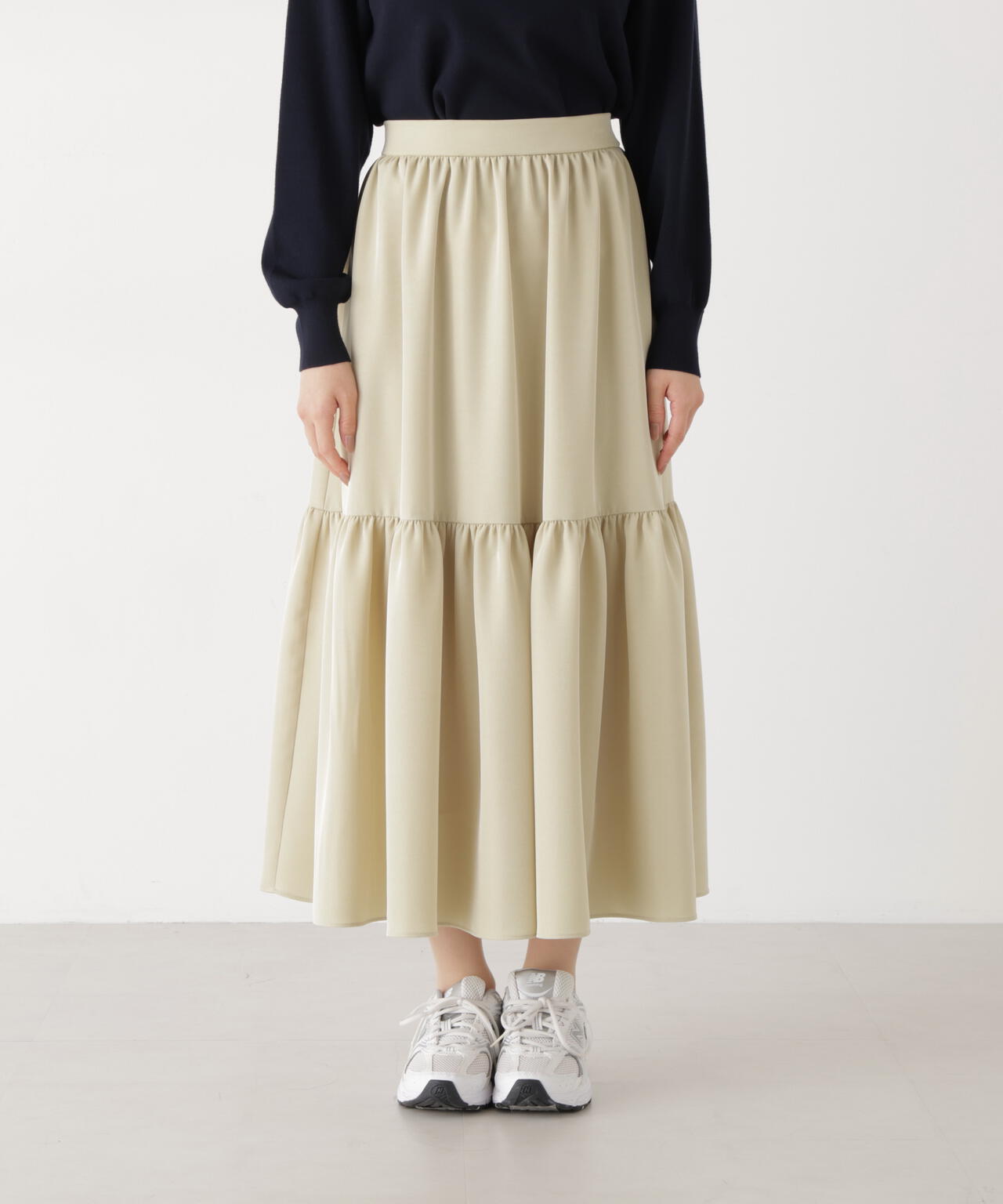 ニュアンスサテンティアードスカート