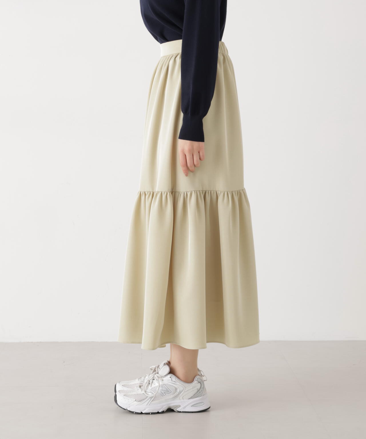 ニュアンスサテンティアードスカート