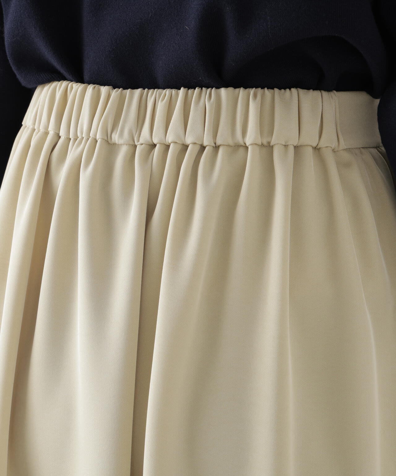 ニュアンスサテンティアードスカート