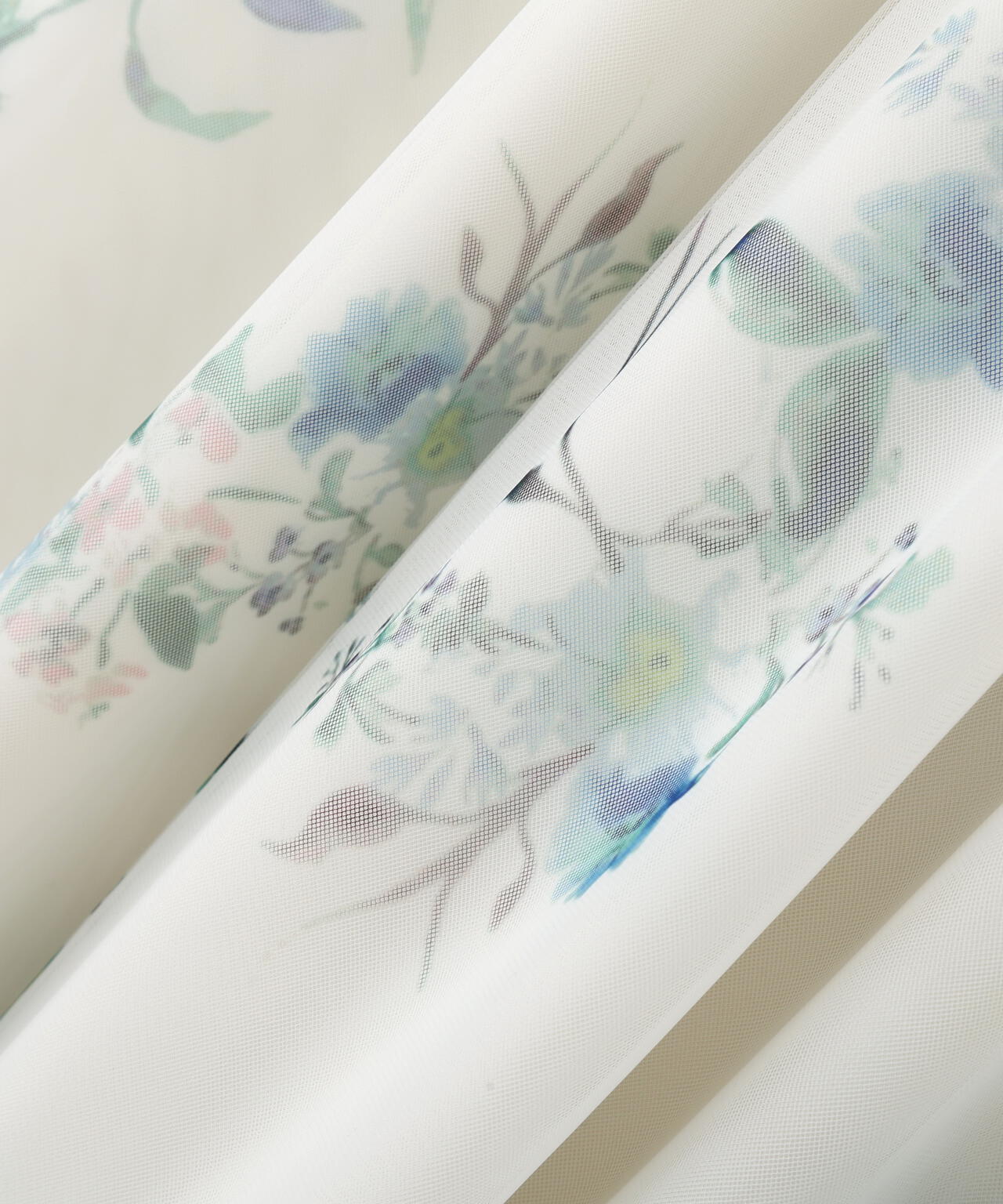 <加藤栞さん着用>花柄チュールスカート