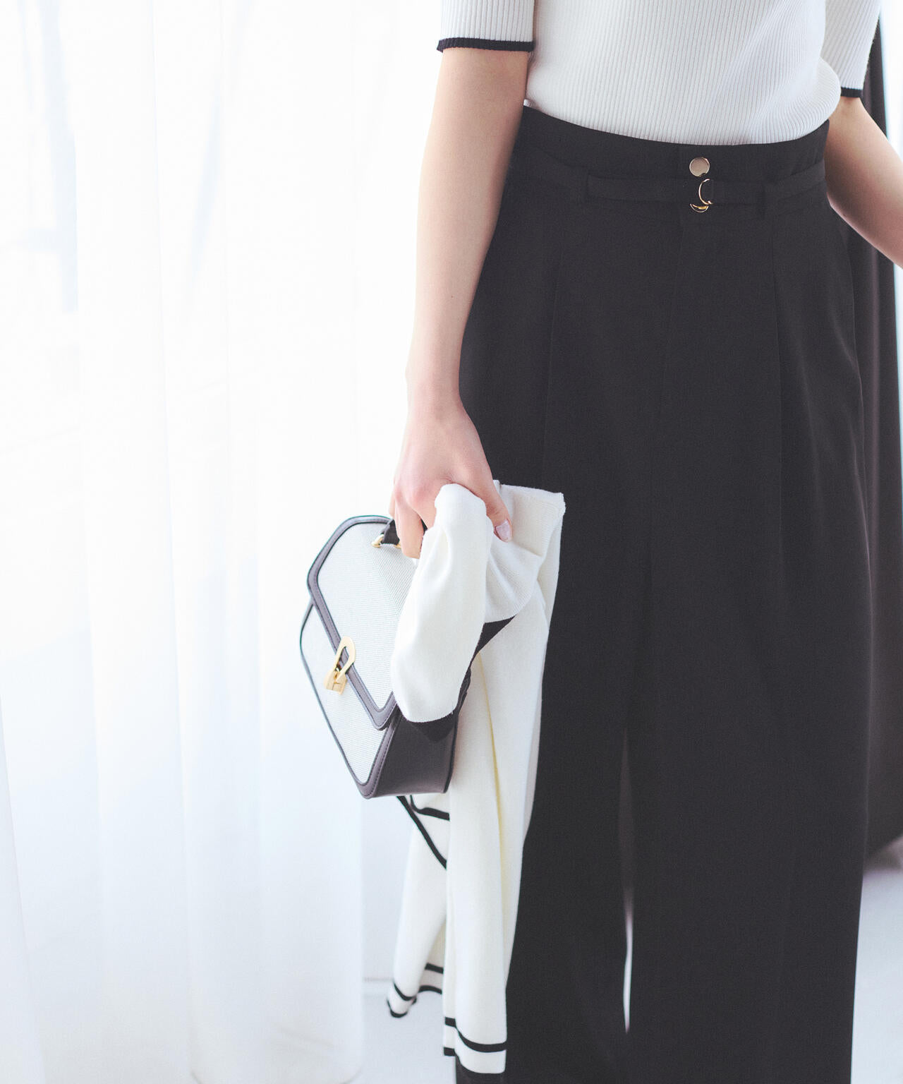 ベルト付きワイドパンツ