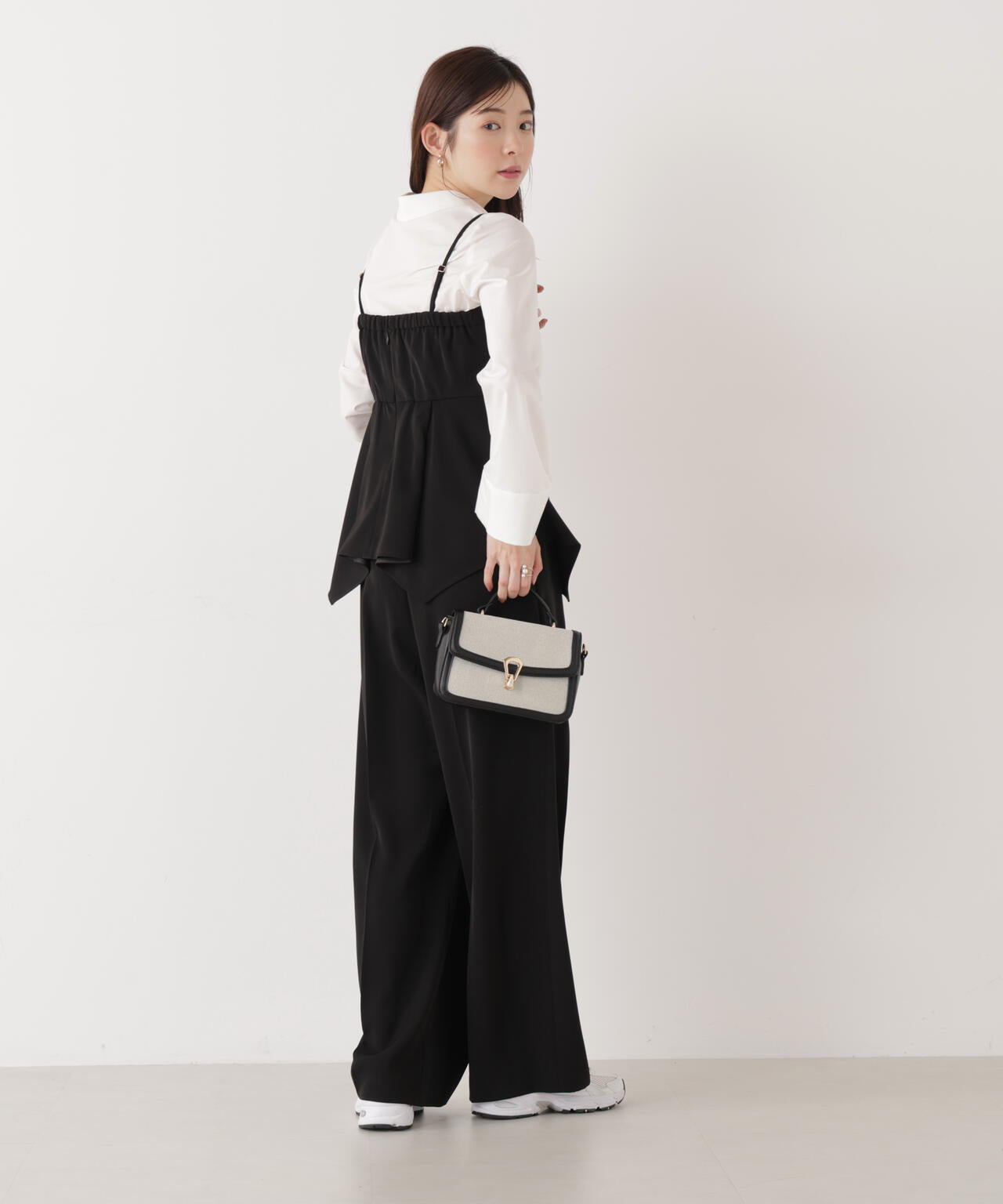 ベルト付きワイドパンツ