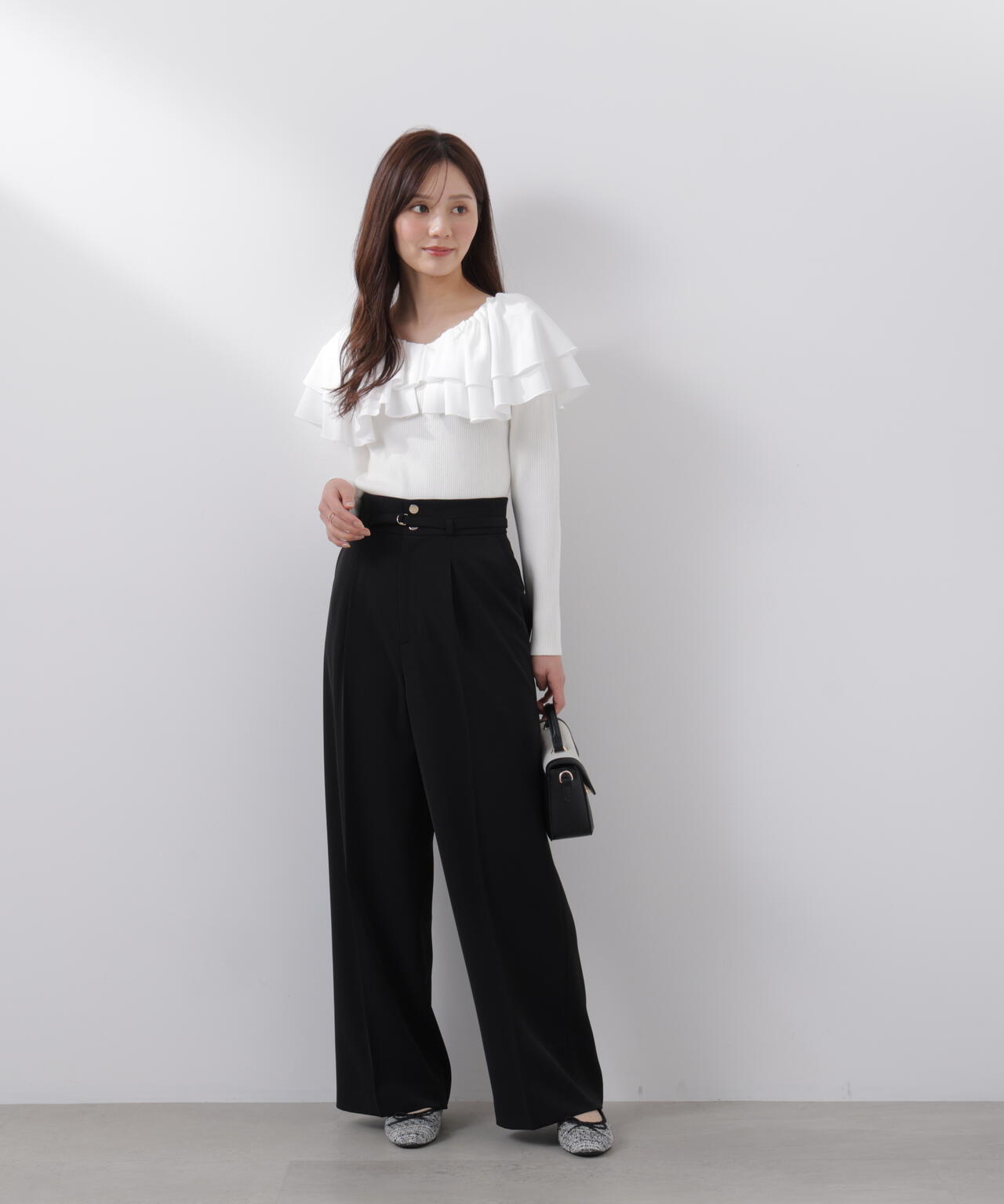 ベルト付きワイドパンツ