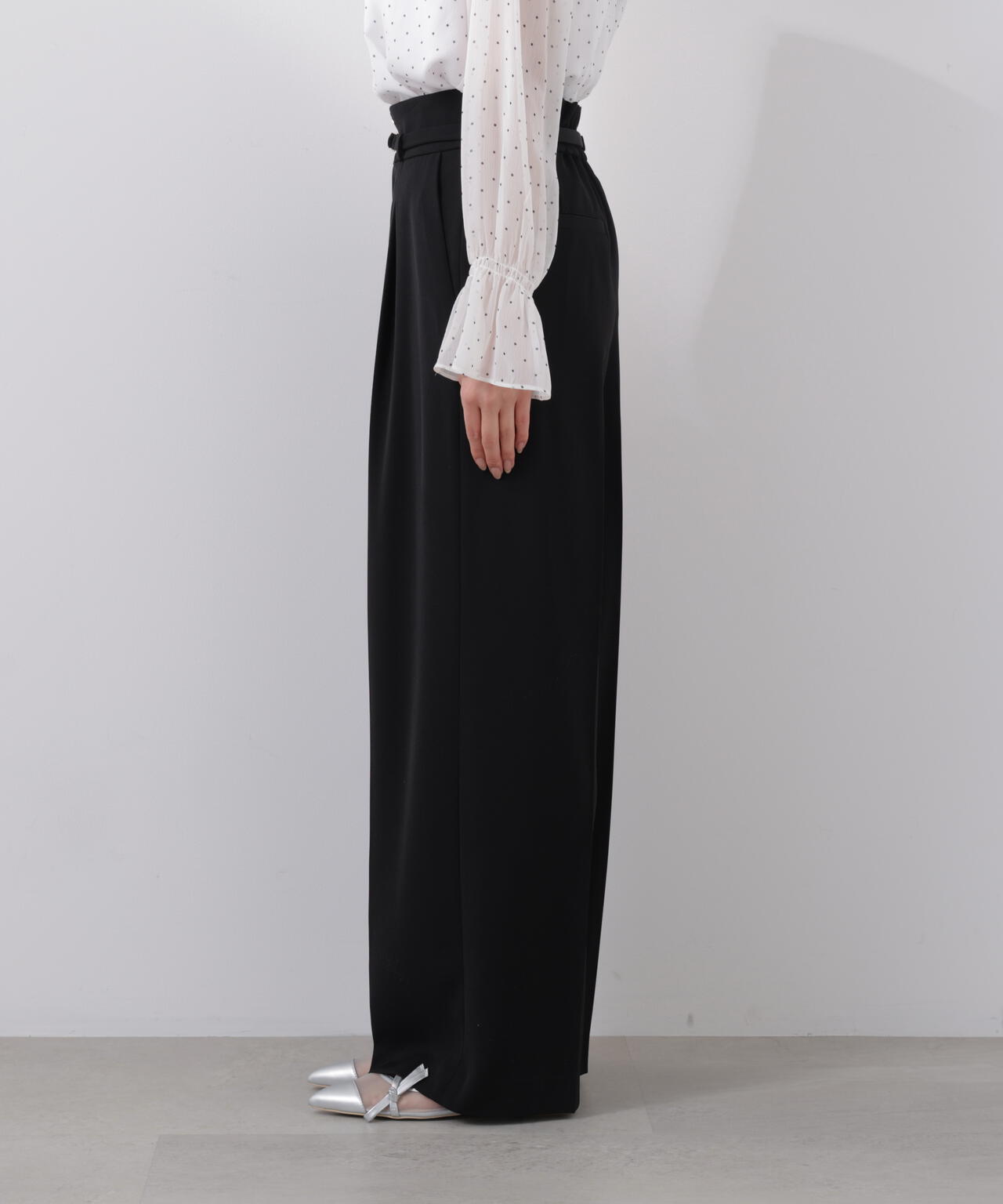 ベルト付きワイドパンツ