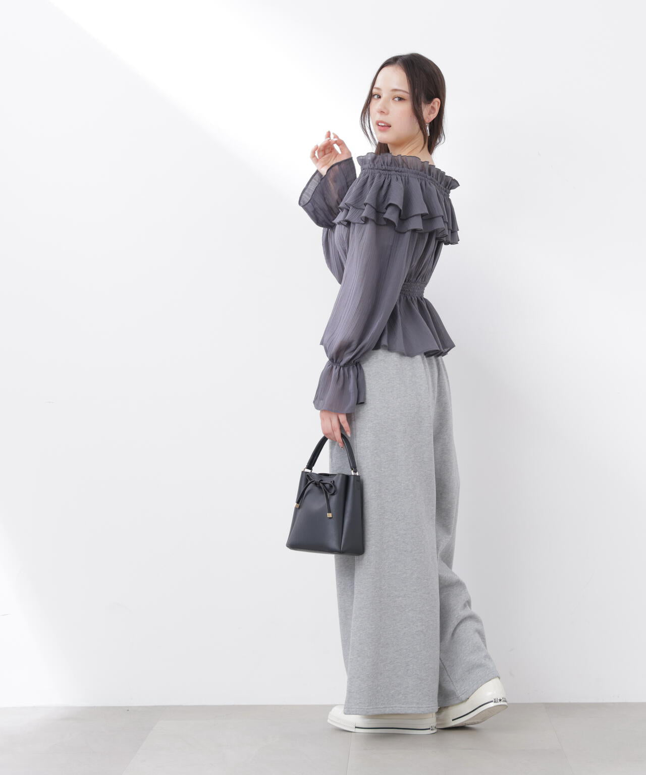 《EDIT COLOGNE》スウェットタックパンツ【WEB・一部店舗限定】