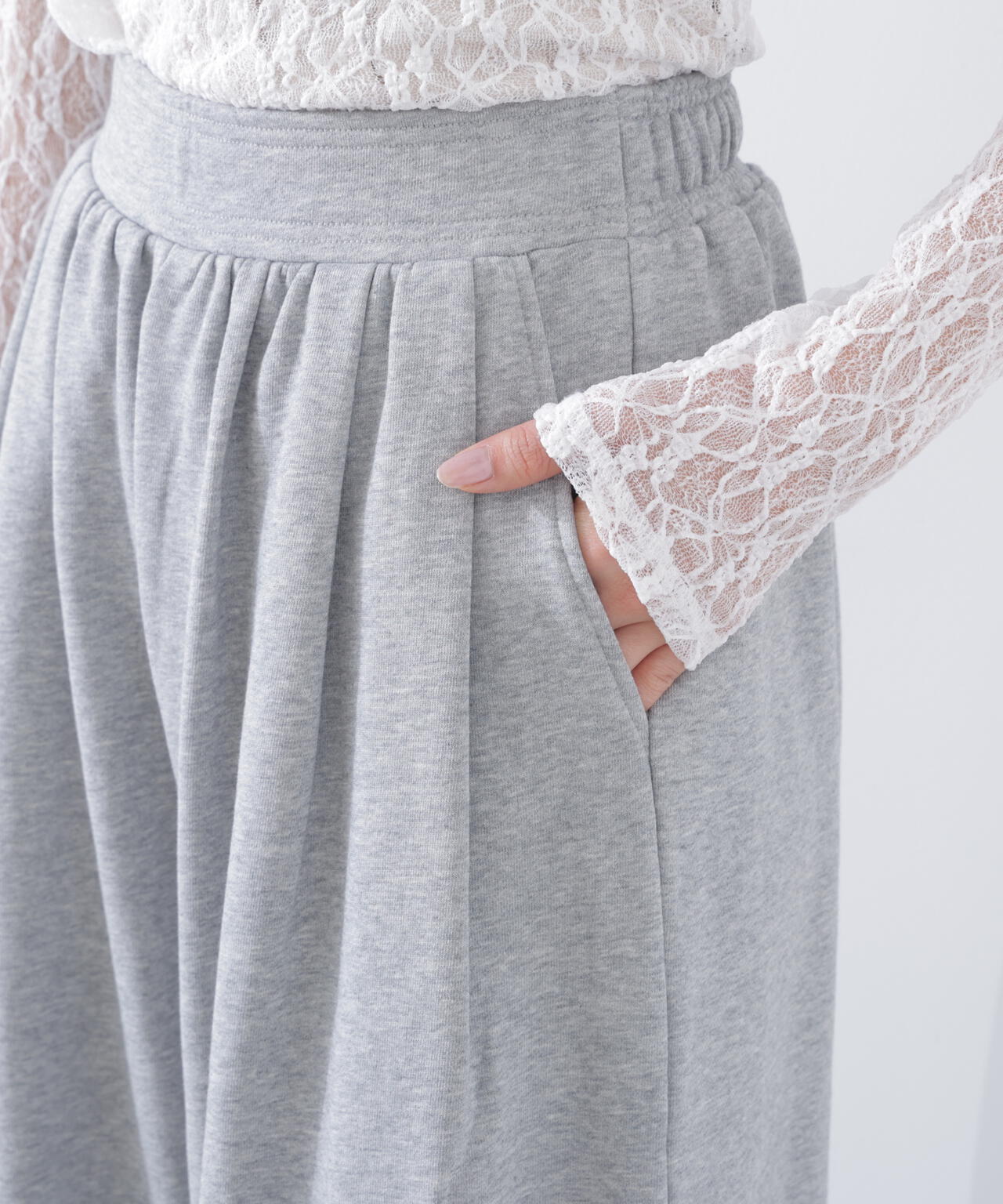 《EDIT COLOGNE》スウェットタックパンツ【WEB・一部店舗限定】