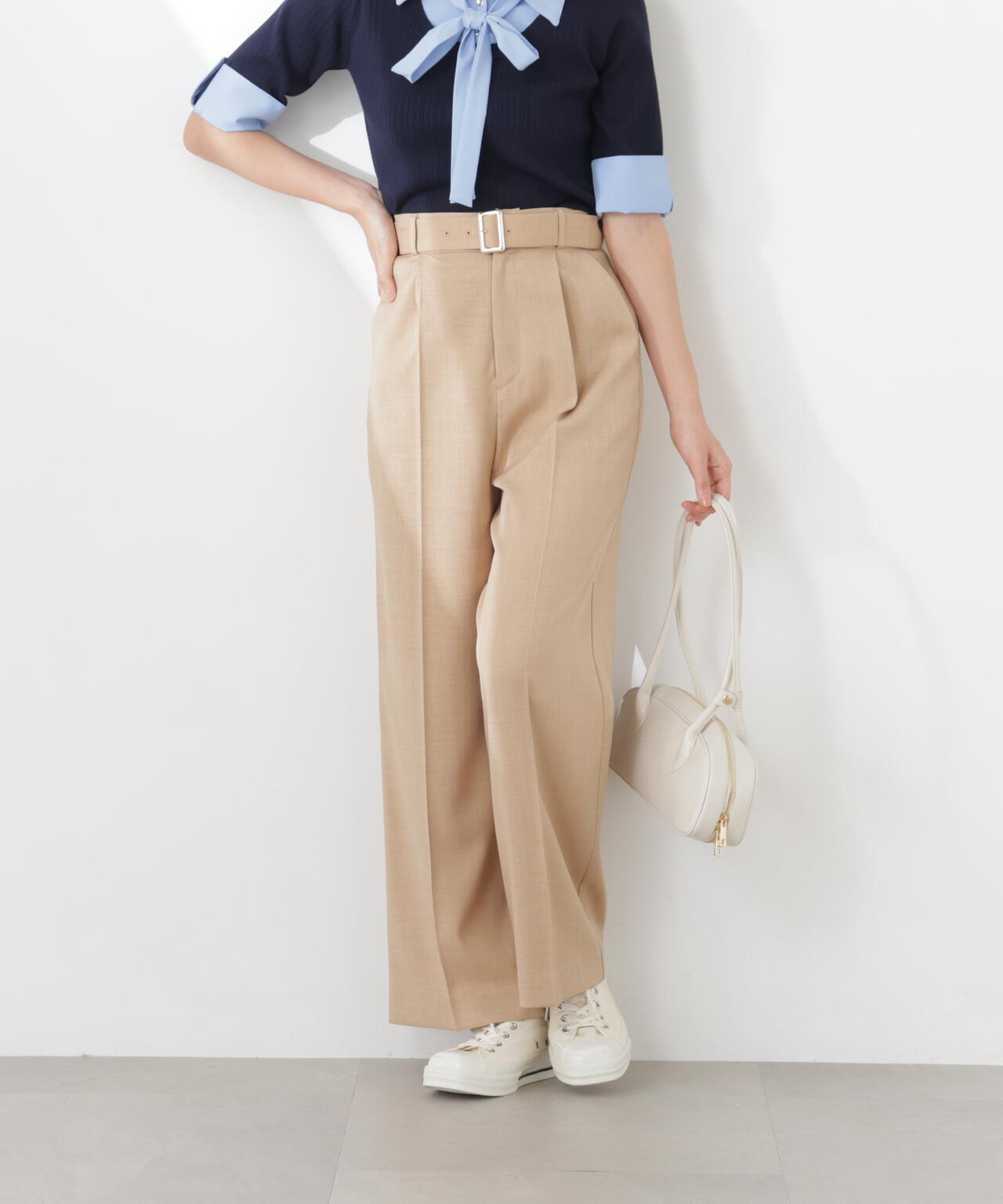 <ウォッシャブル>ベルト付きタックワイドパンツ