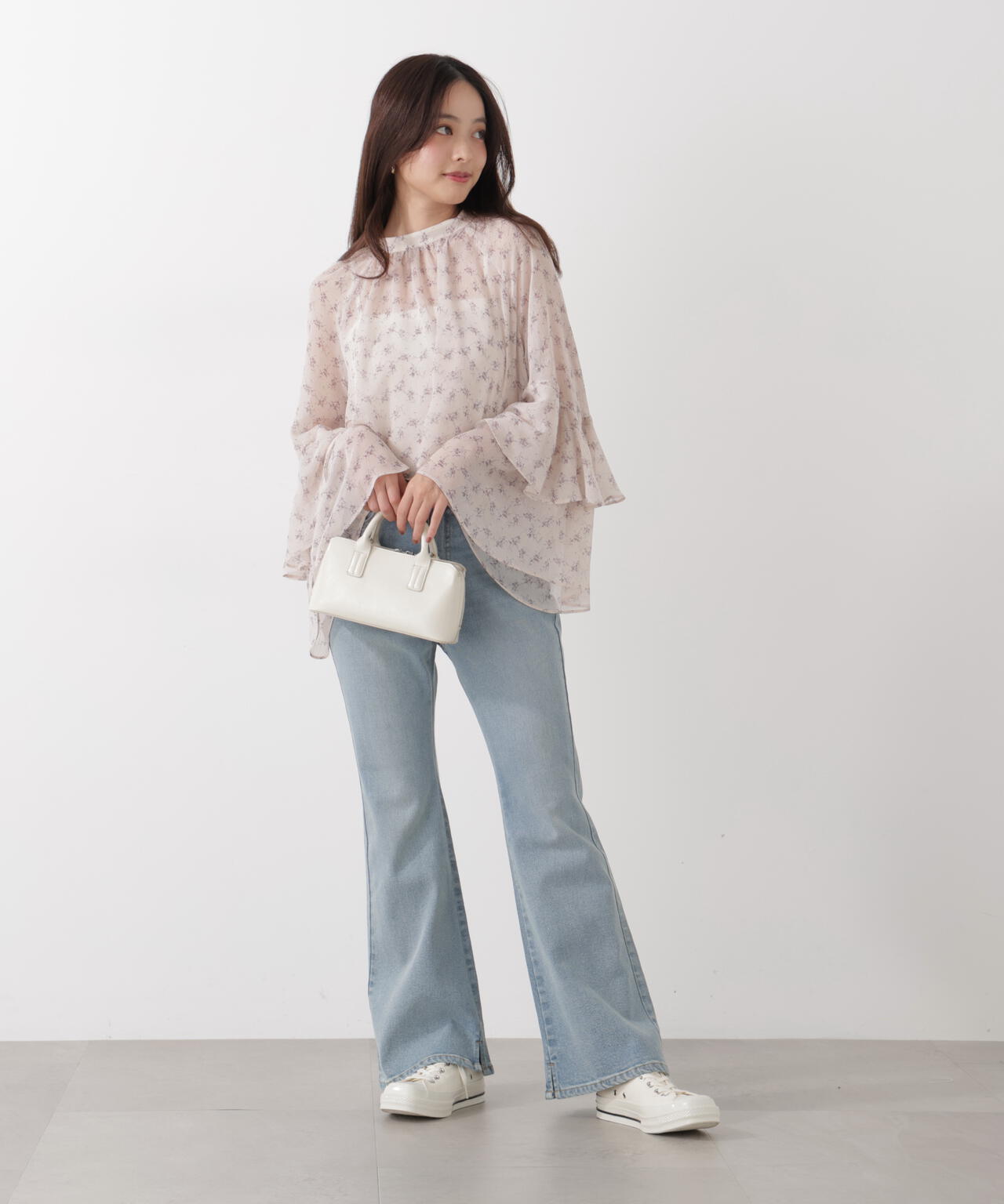 〈a/mie〉フレアデニムパンツ