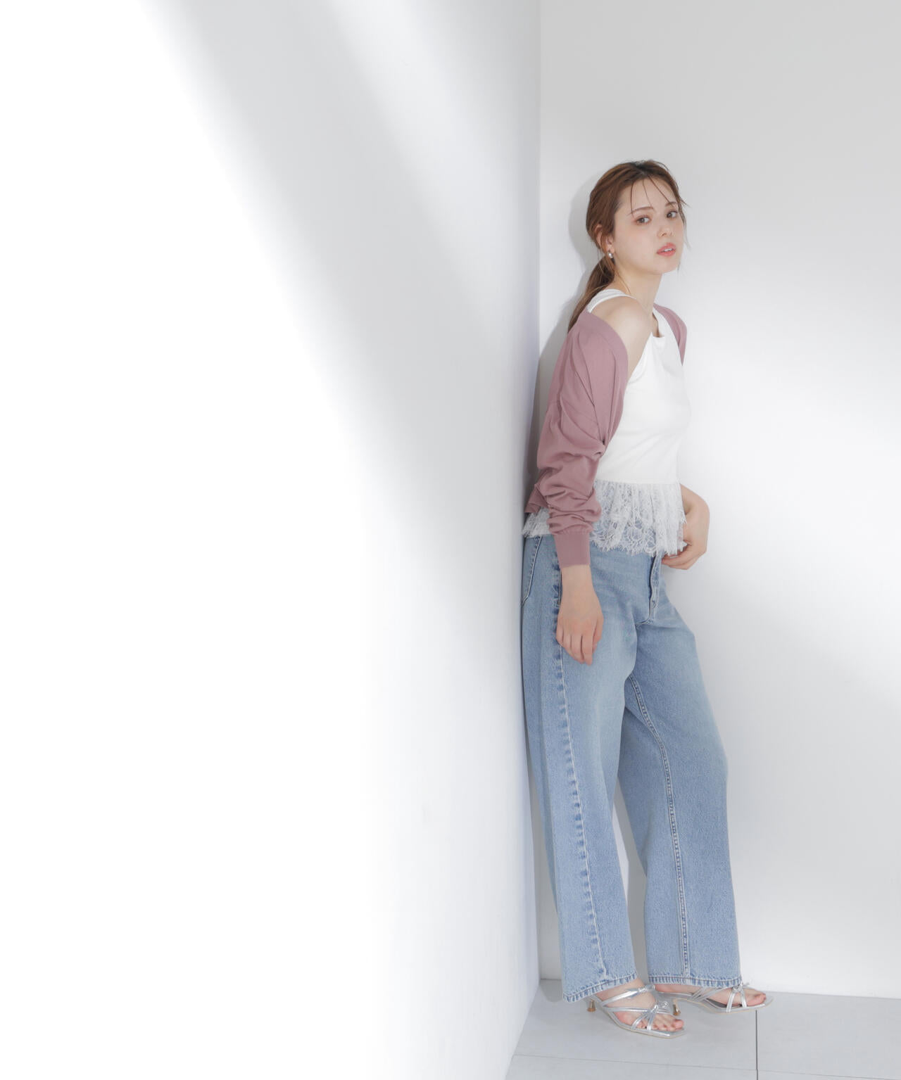 【6/5~6/7 オンライン限定2buy10%OFF対象】<青島心さん着用>〈a/mie〉ワイドバレルパンツ【ベージュ:WEB限定】