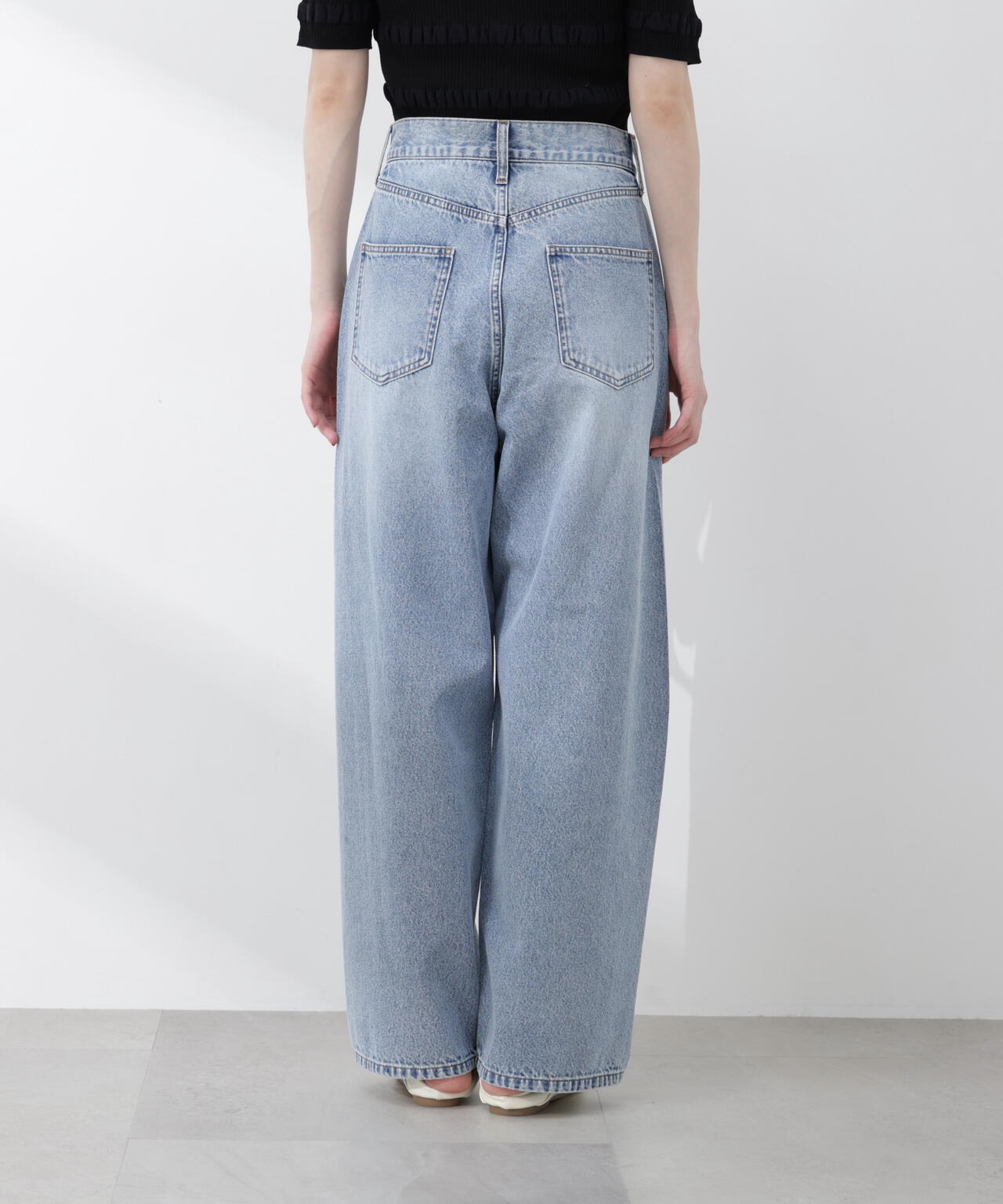 【6/5~6/7 オンライン限定2buy10%OFF対象】<青島心さん着用>〈a/mie〉ワイドバレルパンツ【ベージュ:WEB限定】