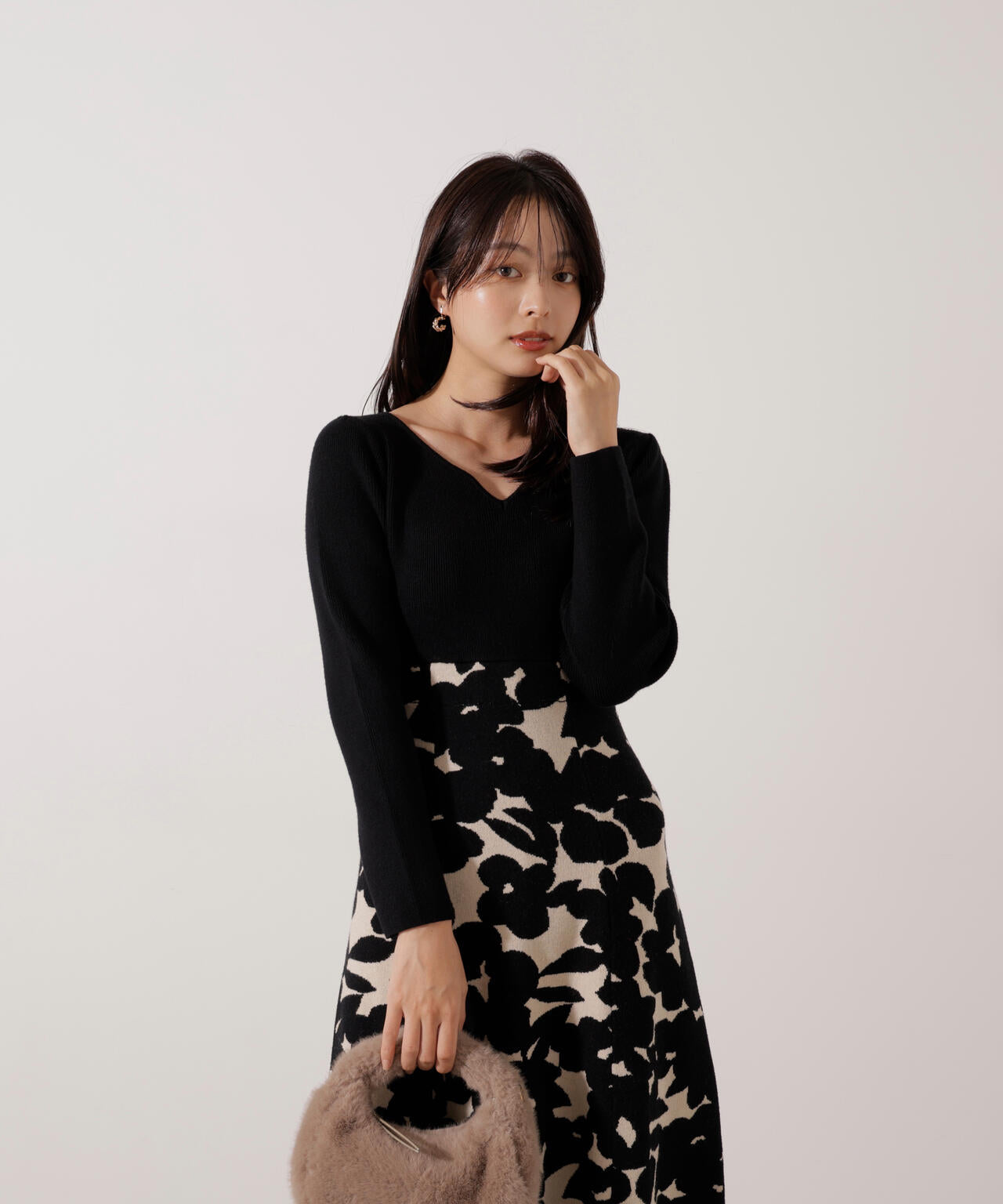 <加藤栞さん着用>ジャガードフラワーニットワンピース
