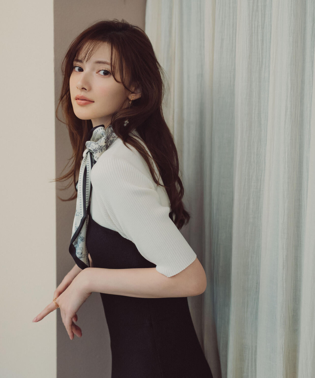 スカーフ付きニットワンピース