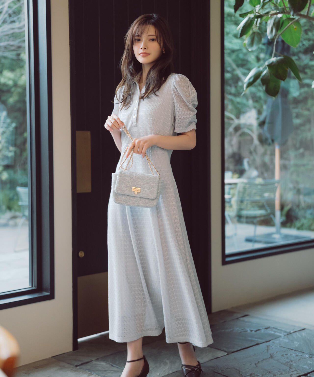 ストレッチレース襟付きワンピース