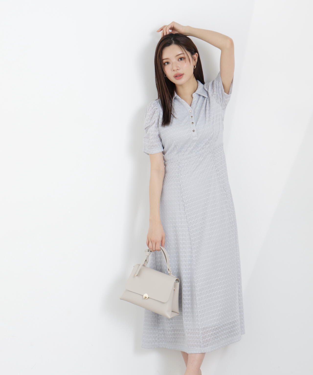 ストレッチレース襟付きワンピース