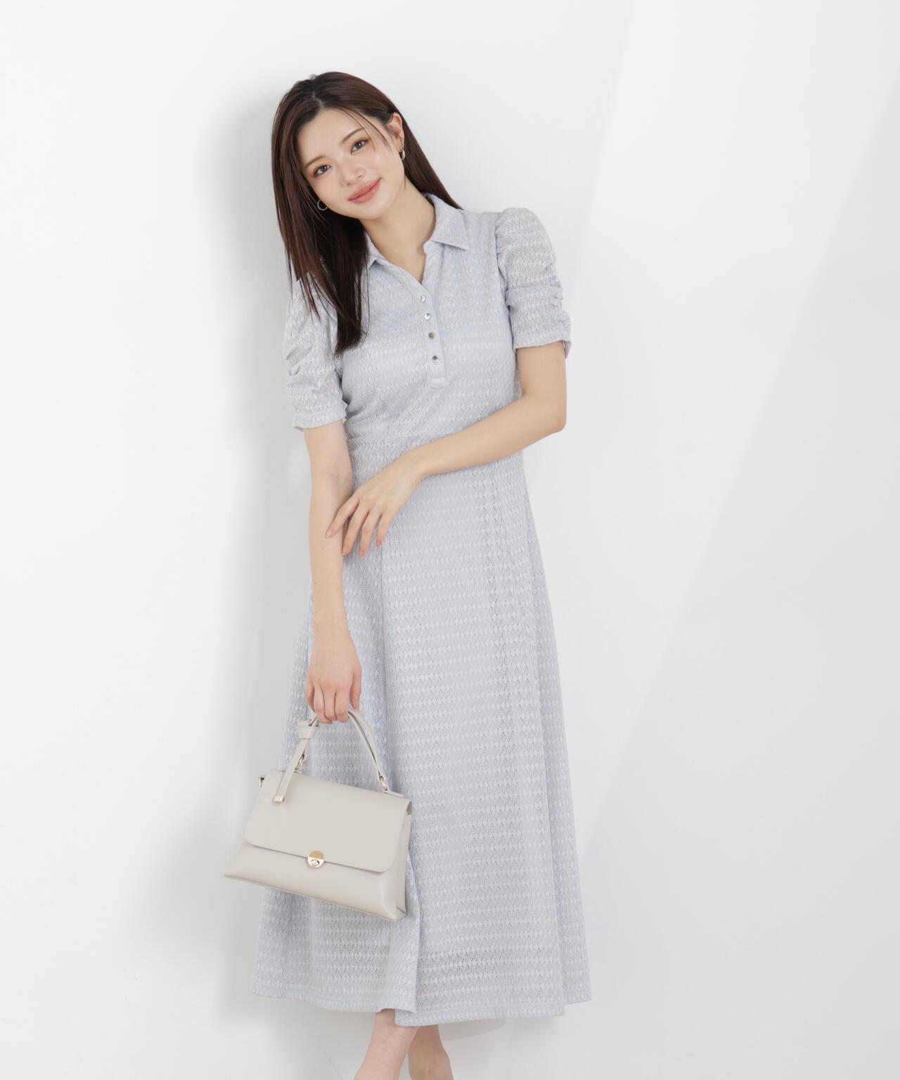 ストレッチレース襟付きワンピース