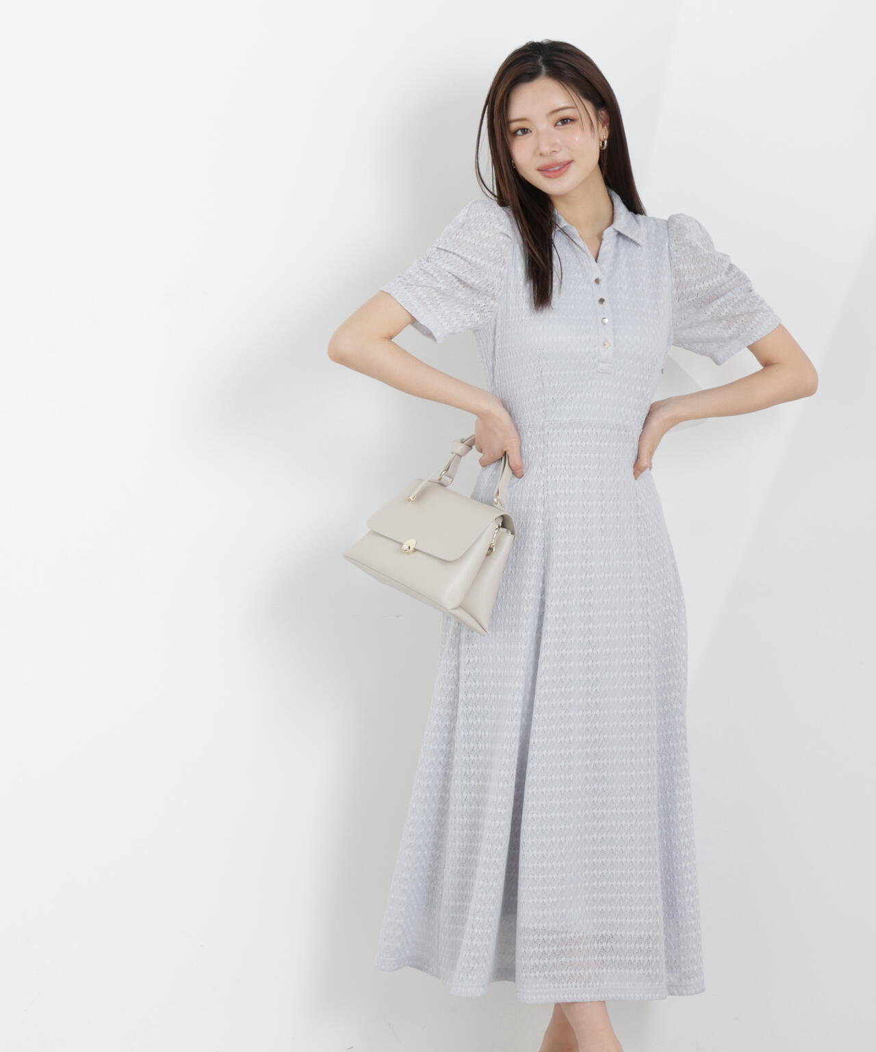 ストレッチレース襟付きワンピース