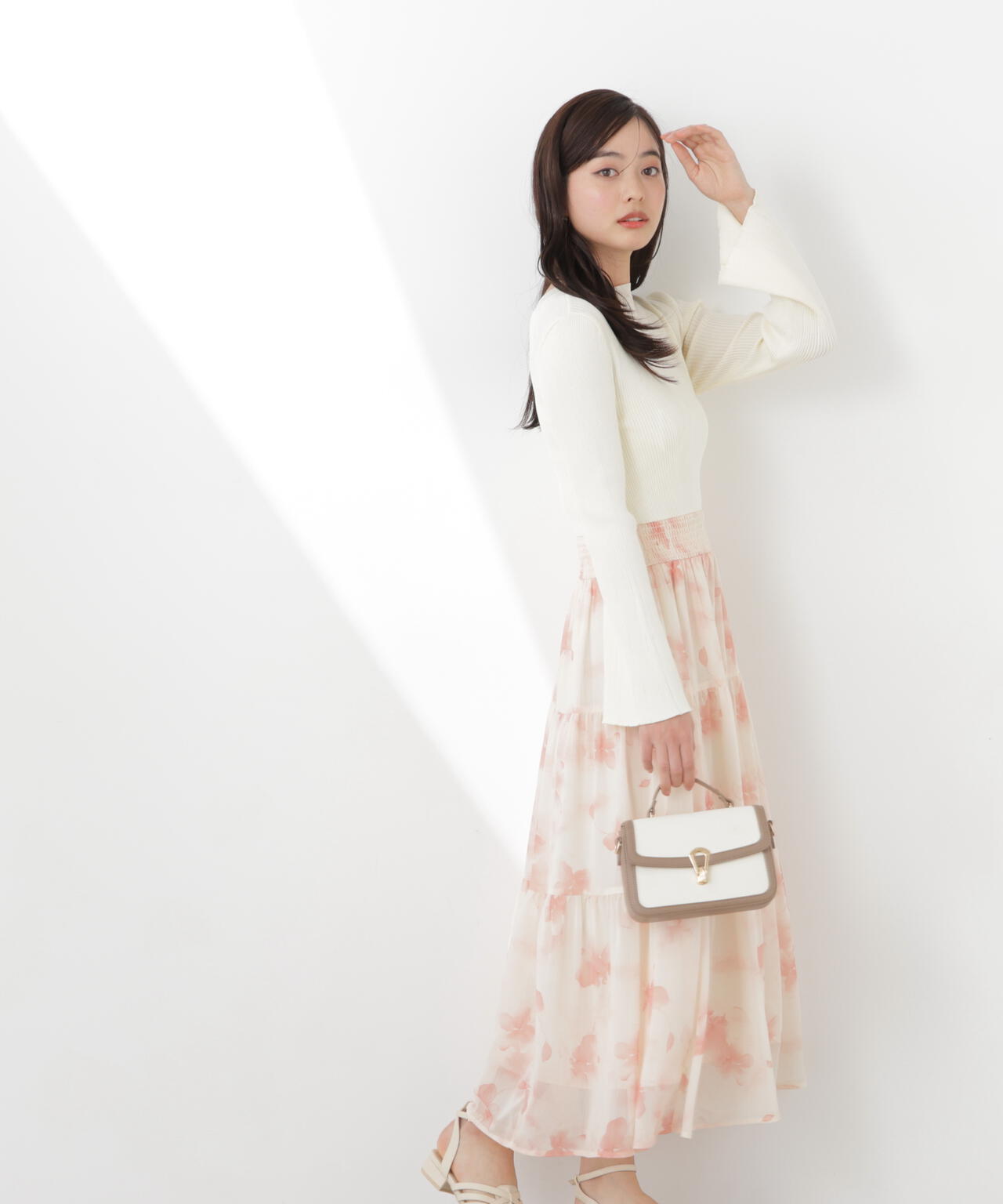 ニットドッキング花柄シャーリングワンピース【WEB・一部店舗限定】