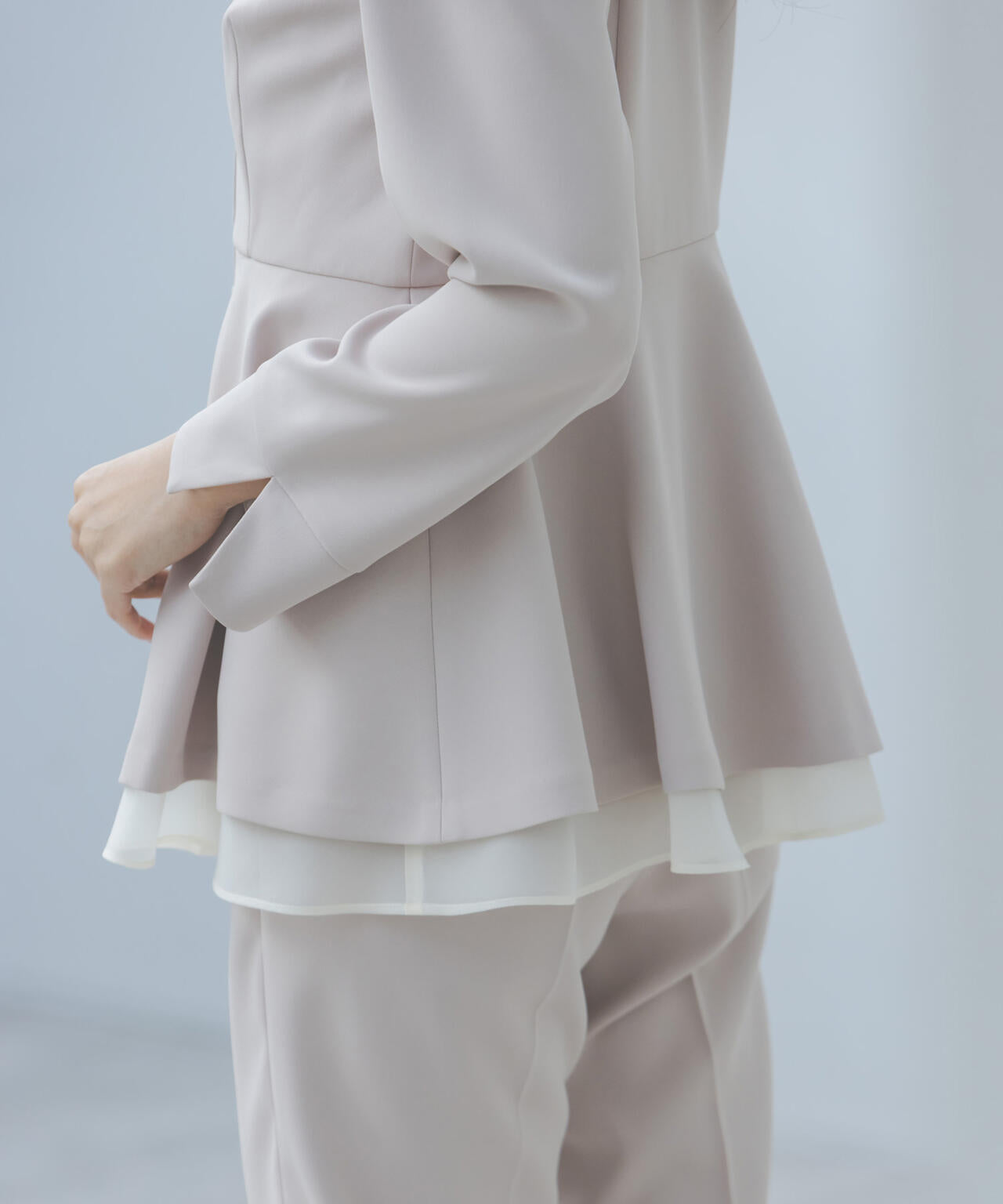 ペプラムジャケット