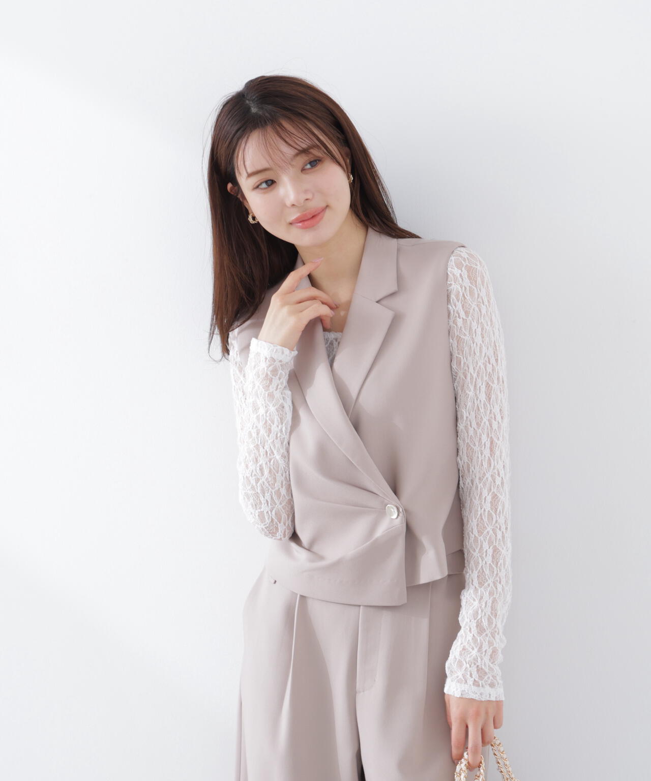 タックアシメジレ