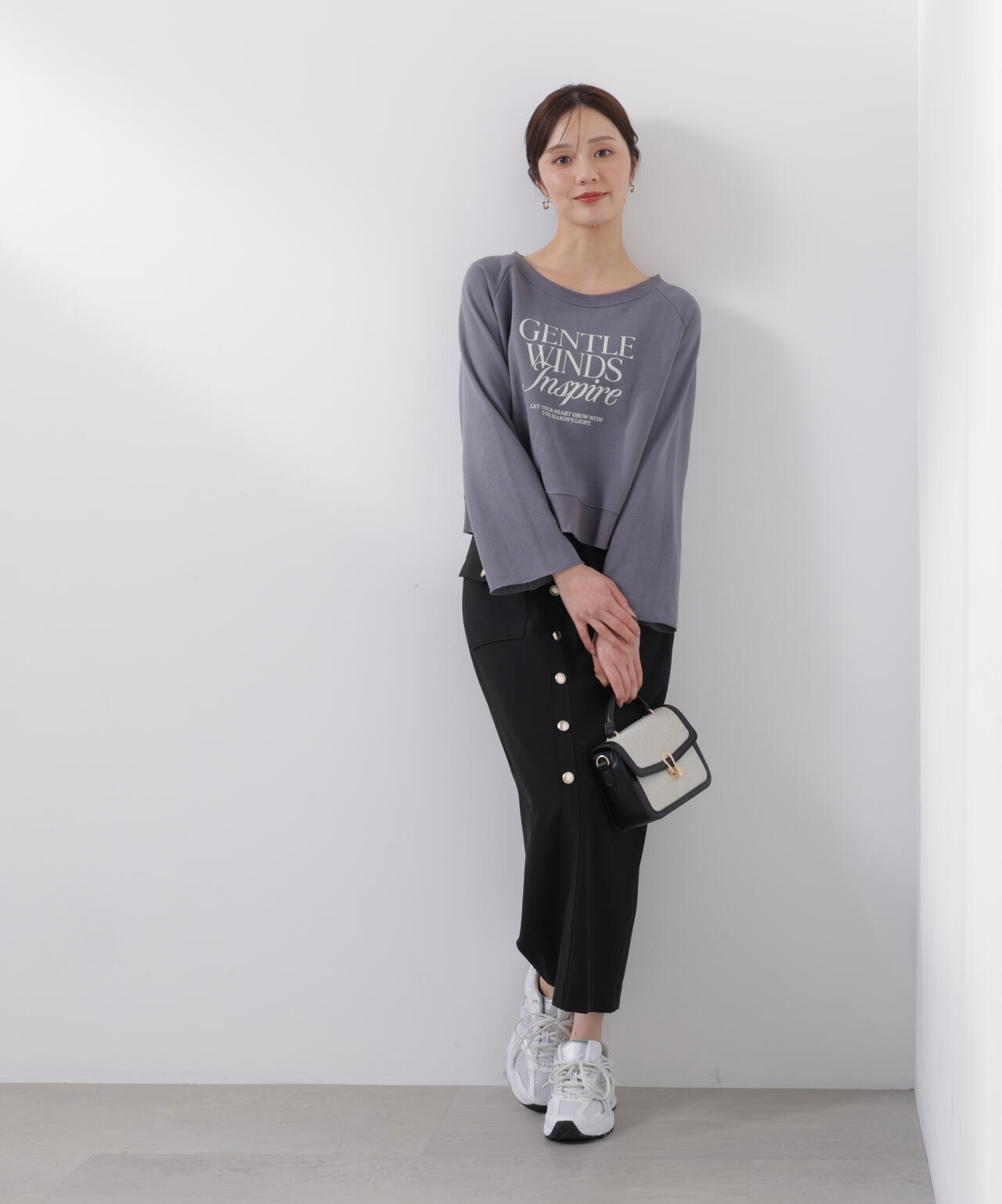 <ウォッシャブル>〈a/mie〉ラグランロゴトップス