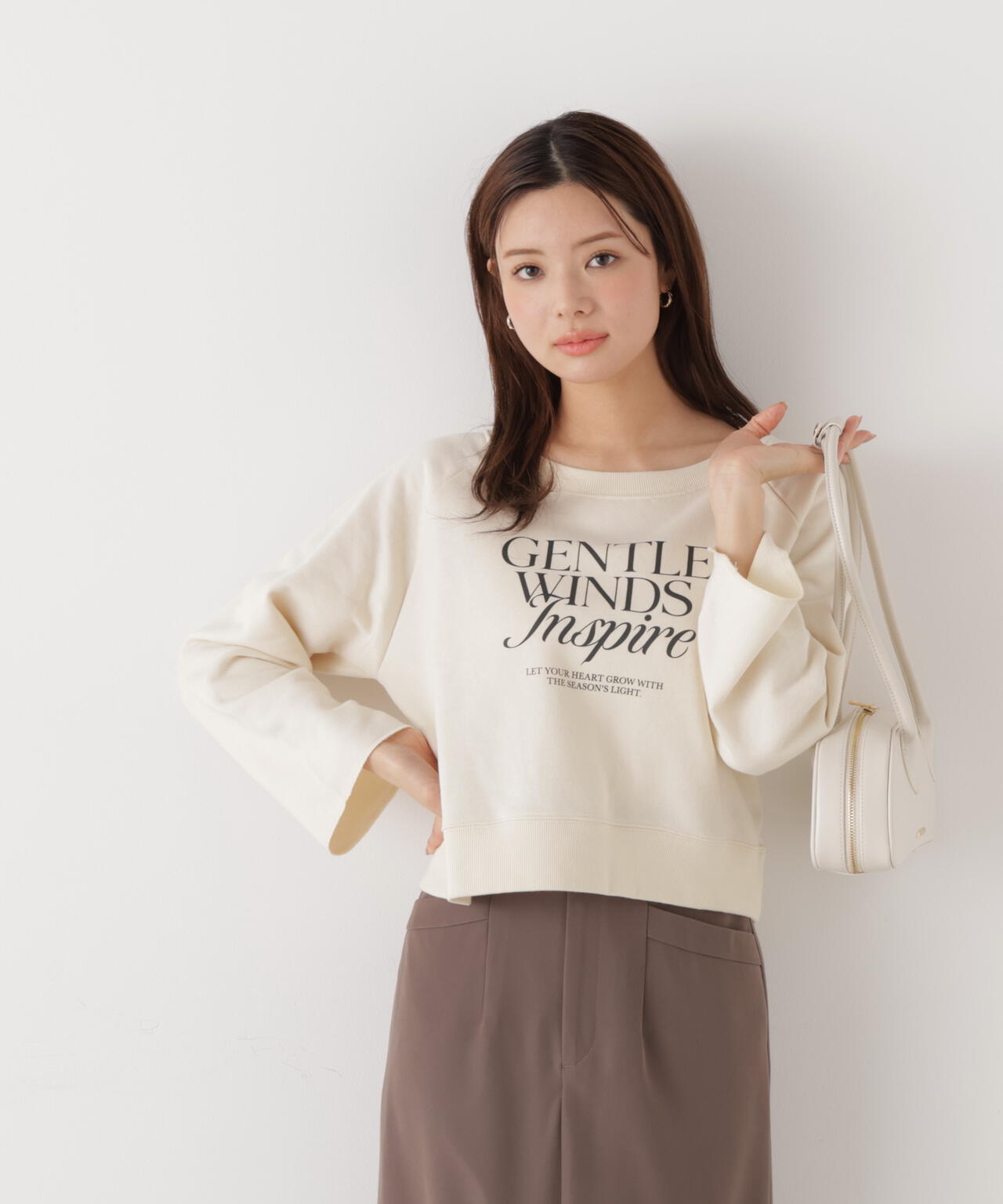 <ウォッシャブル>〈a/mie〉ラグランロゴトップス