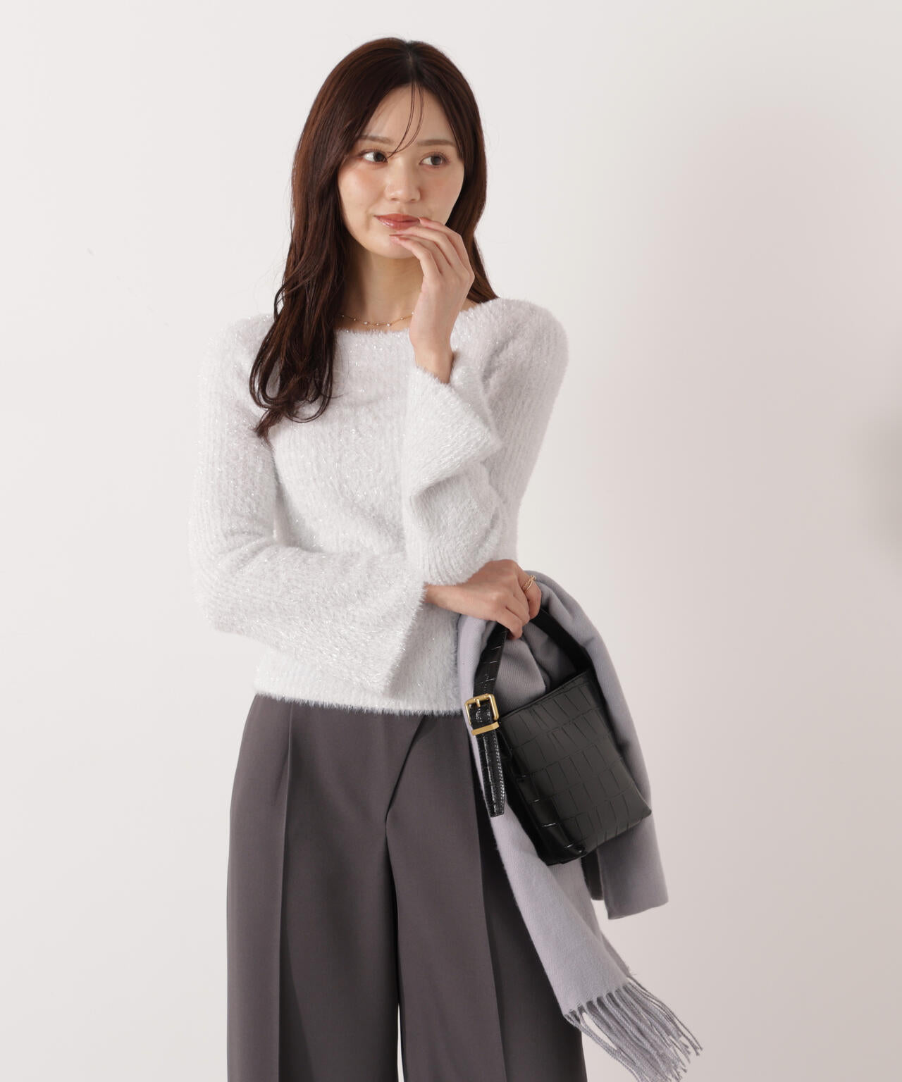 ラメフェザーボートネックニット