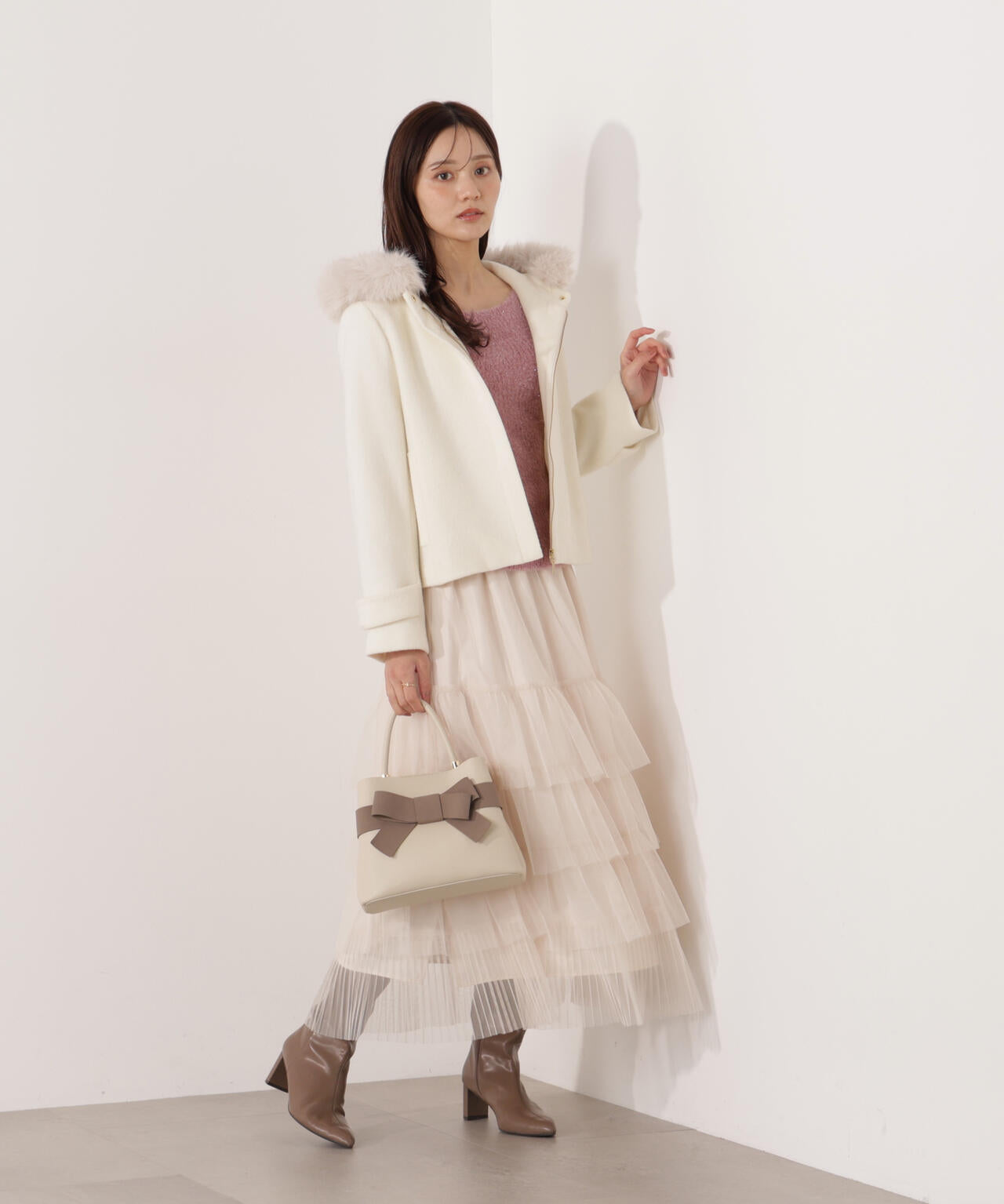 ラメフェザーボートネックニット