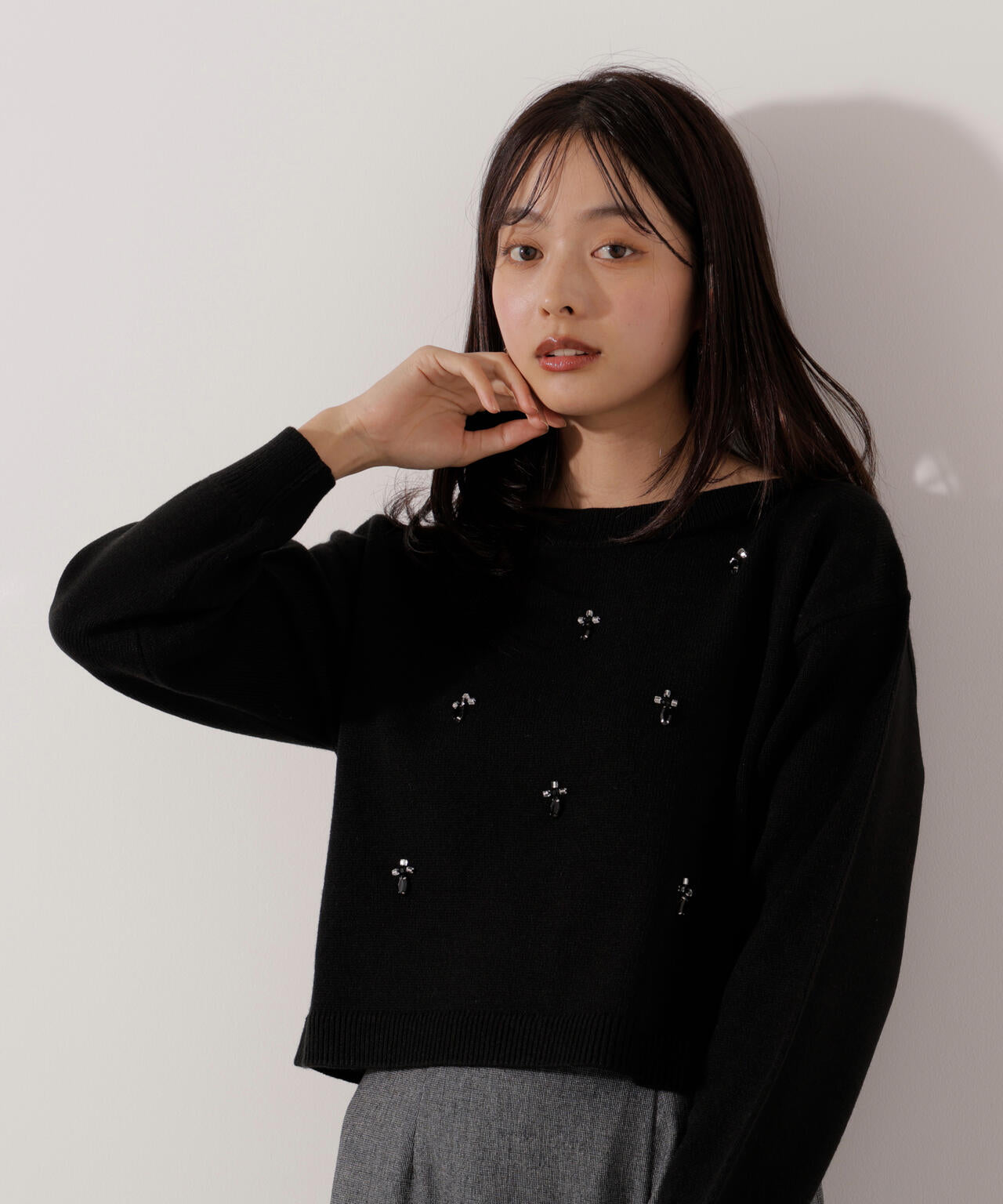 ビジュー付きボックスニット