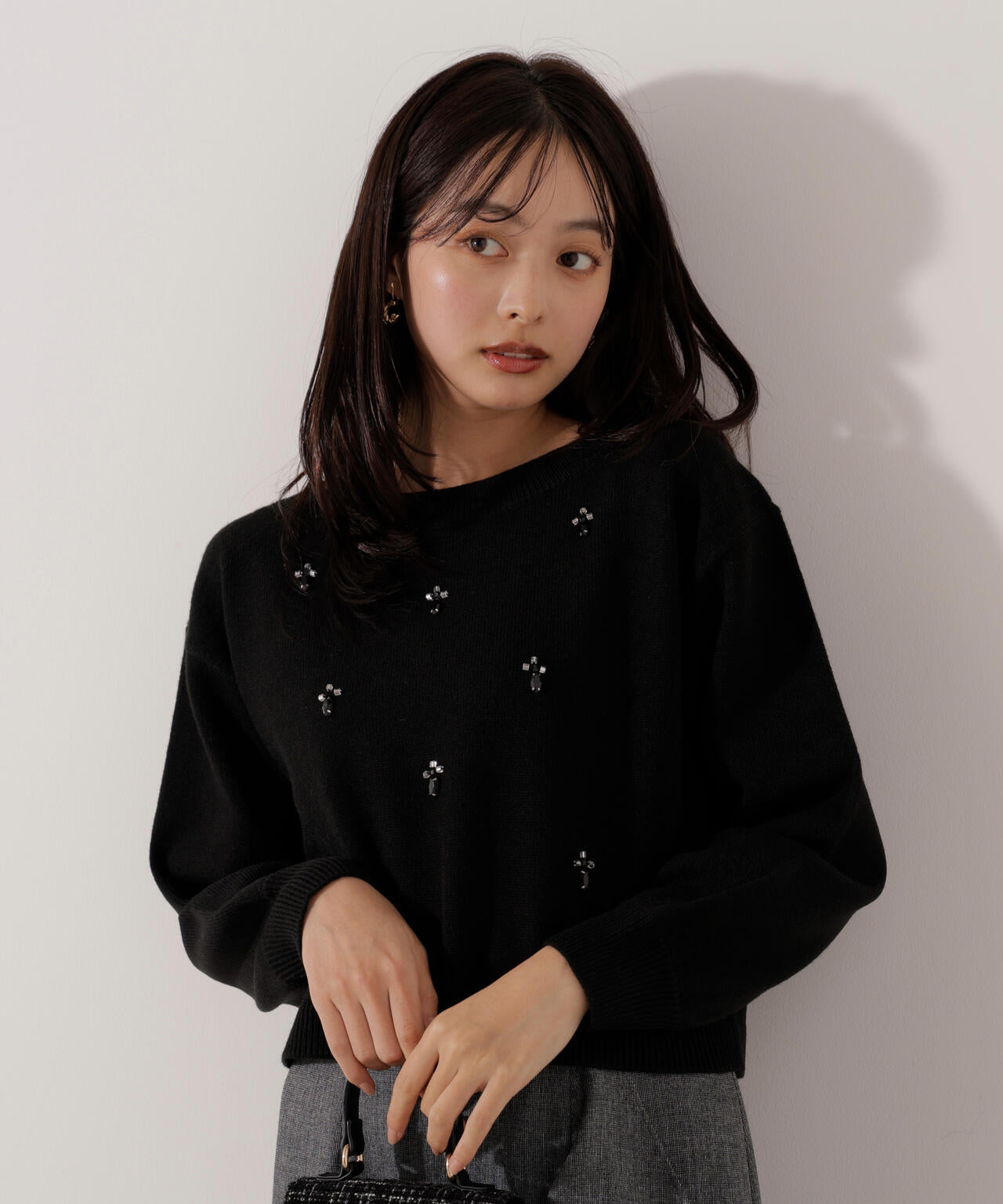 ビジュー付きボックスニット