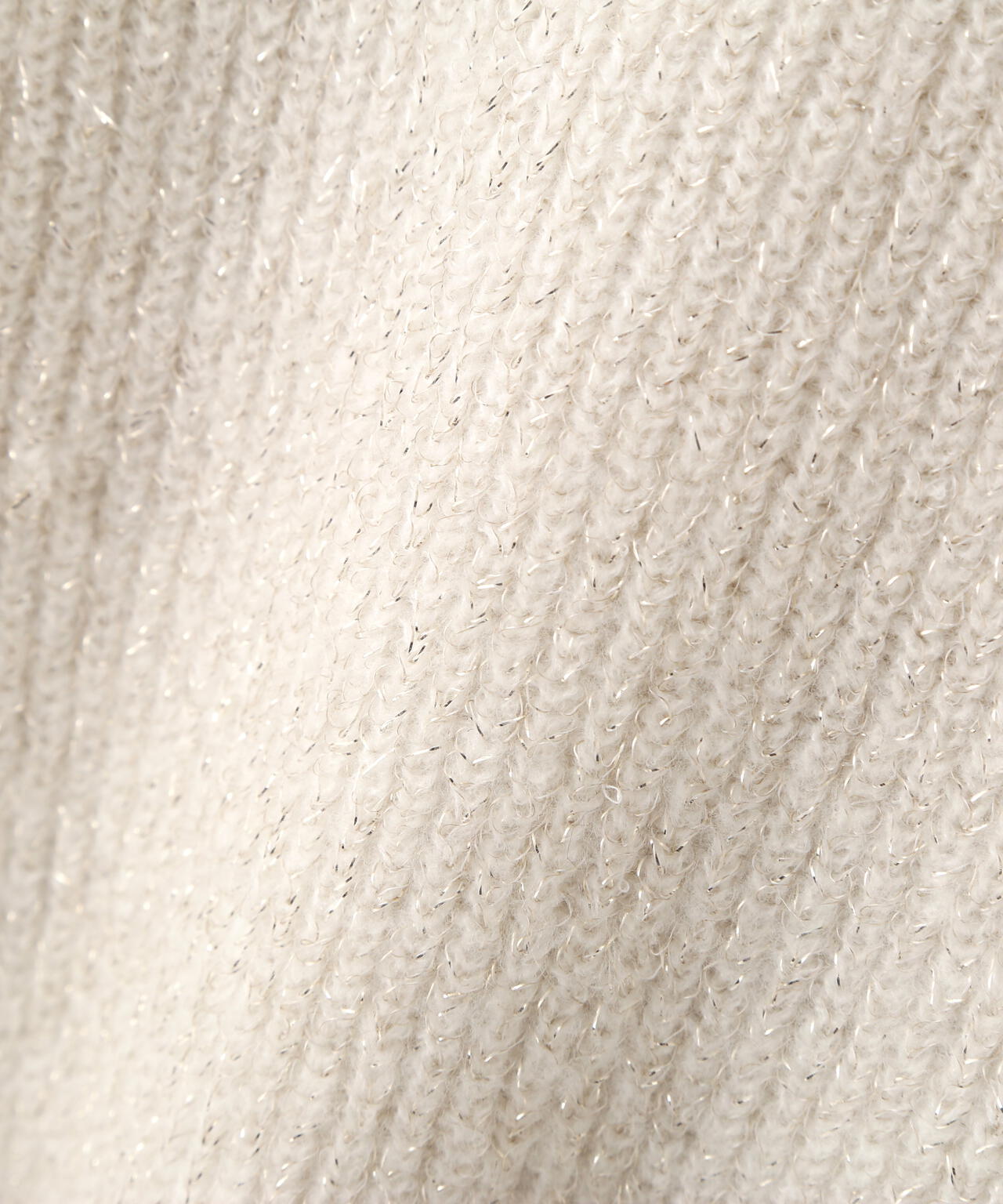 ラメ入りオフショルニット