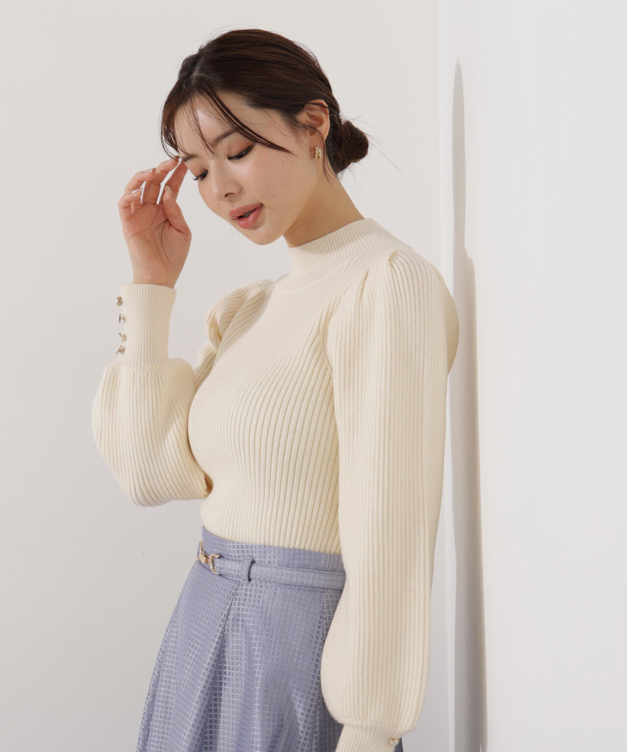 ハイネックボリュームスリーブニット