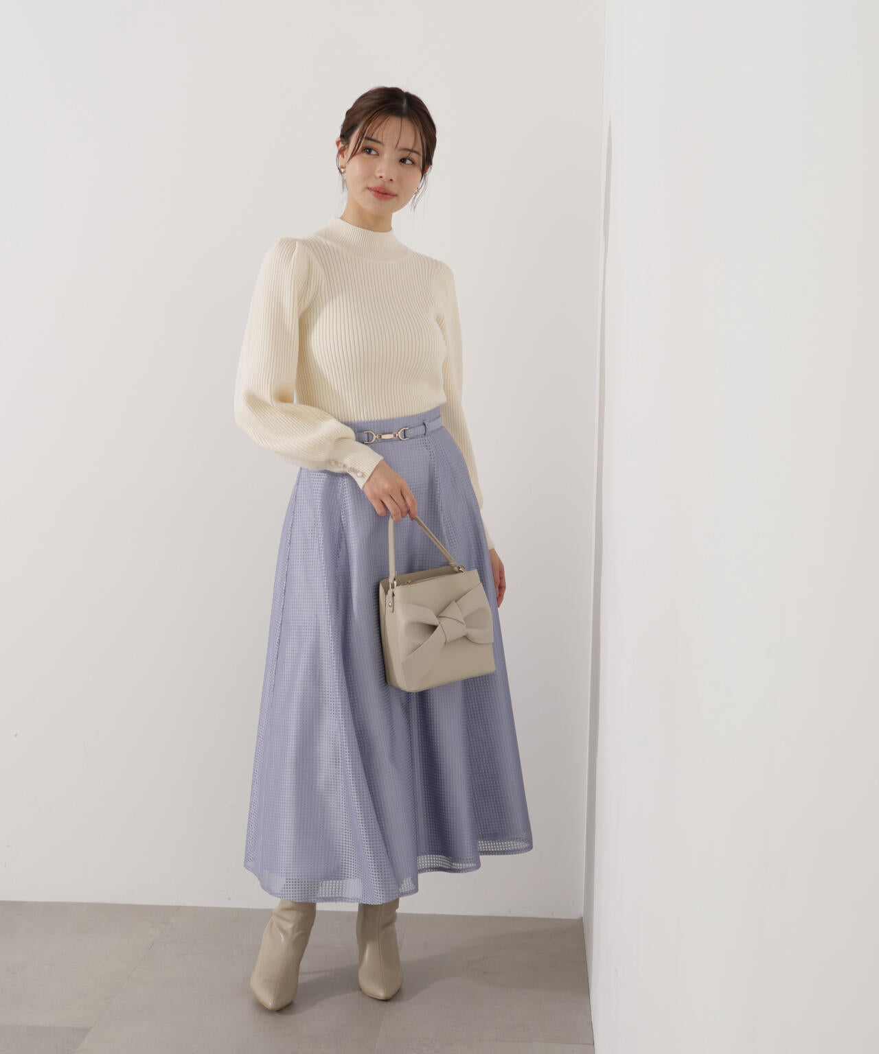 ハイネックボリュームスリーブニット