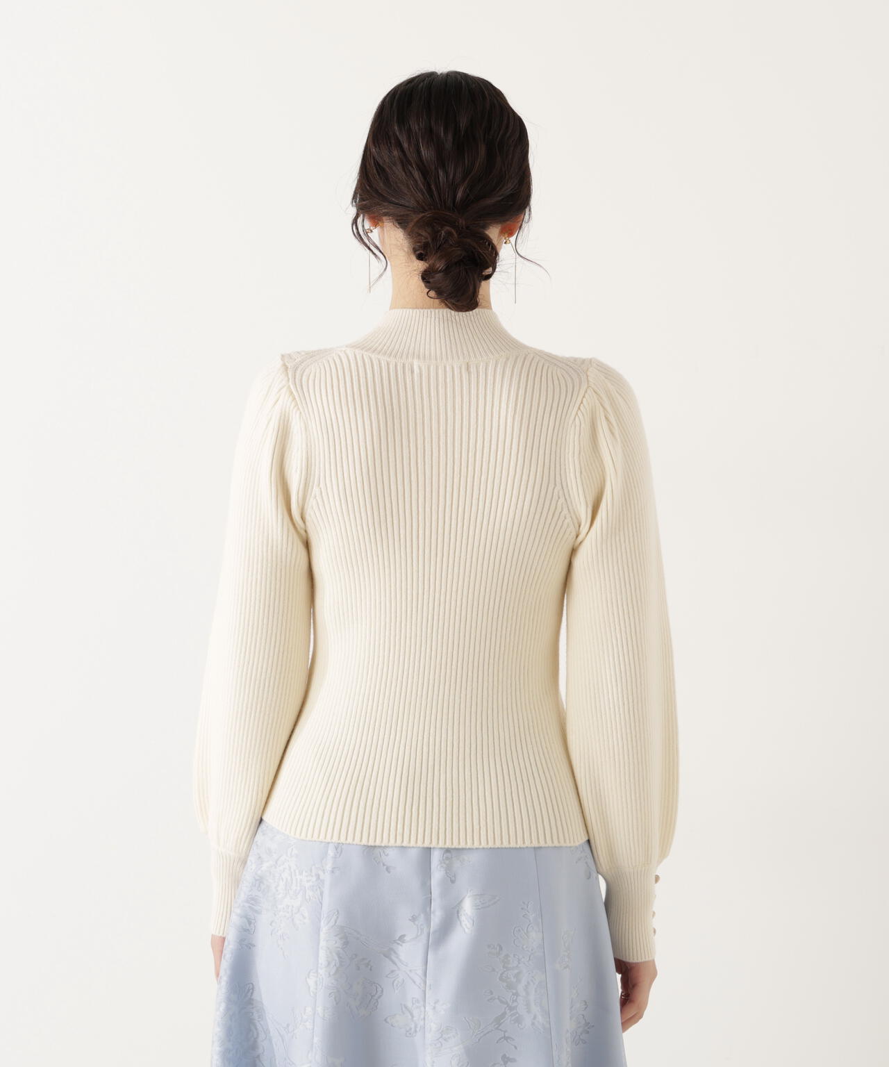 ハイネックボリュームスリーブニット