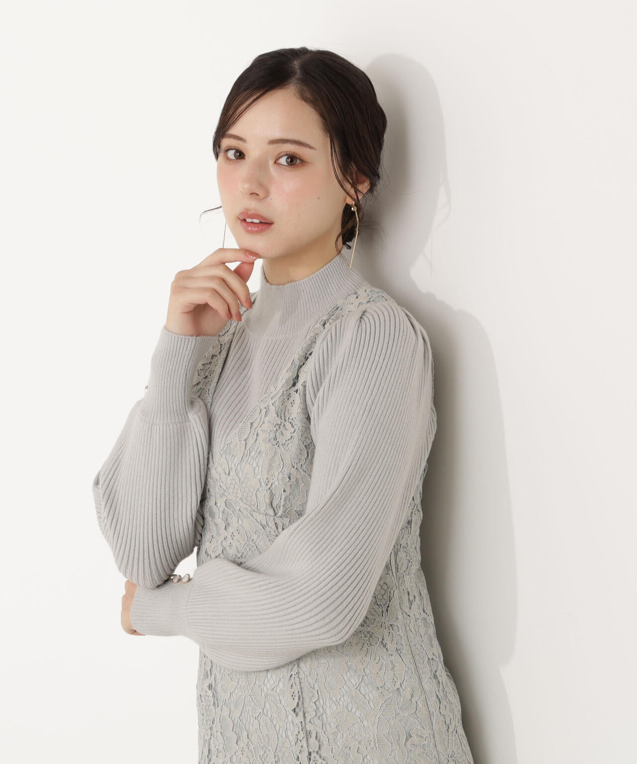 ハイネックボリュームスリーブニット