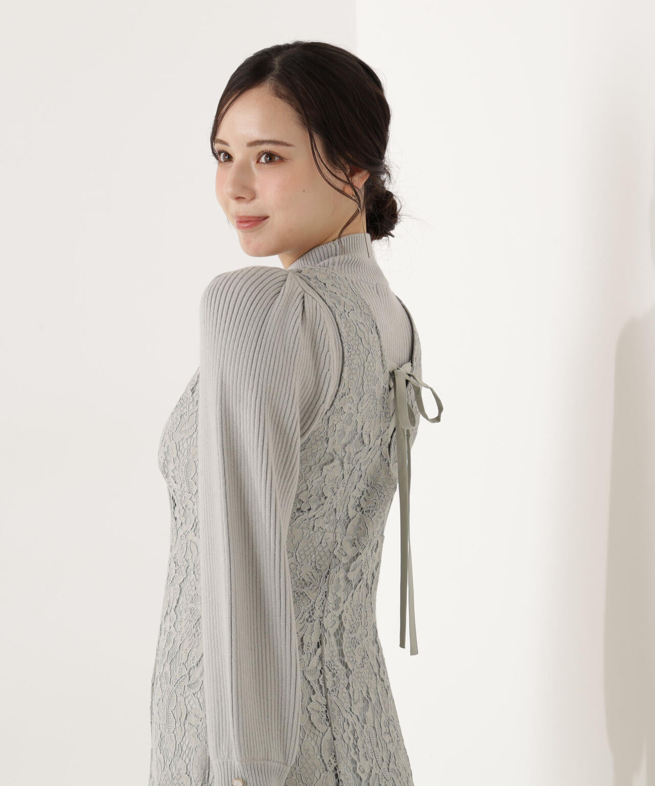 ハイネックボリュームスリーブニット