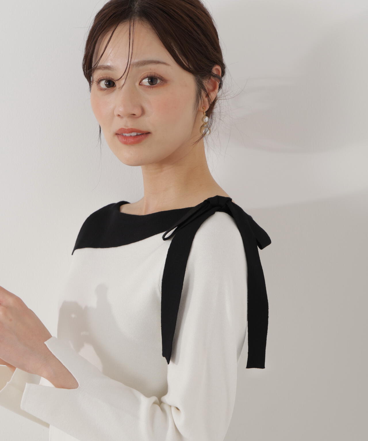 <ウォッシャブル/UV>サイドリボン総針ニット【ブルー:official site・有楽町マルイ限定】