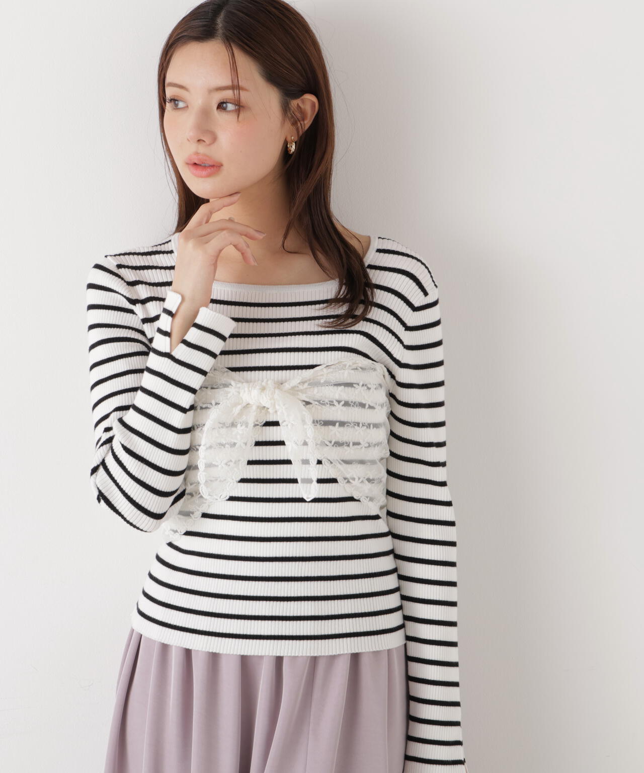 《EDIT COLOGNE》レーススカーフ付きリブニット【ホワイト×ブラックボーダー:official site・ZOZO・一部店舗限定】