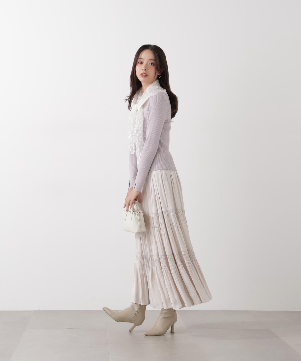 《EDIT COLOGNE》レーススカーフ付きリブニット【ホワイト×ブラックボーダー:official site・ZOZO・一部店舗限定】