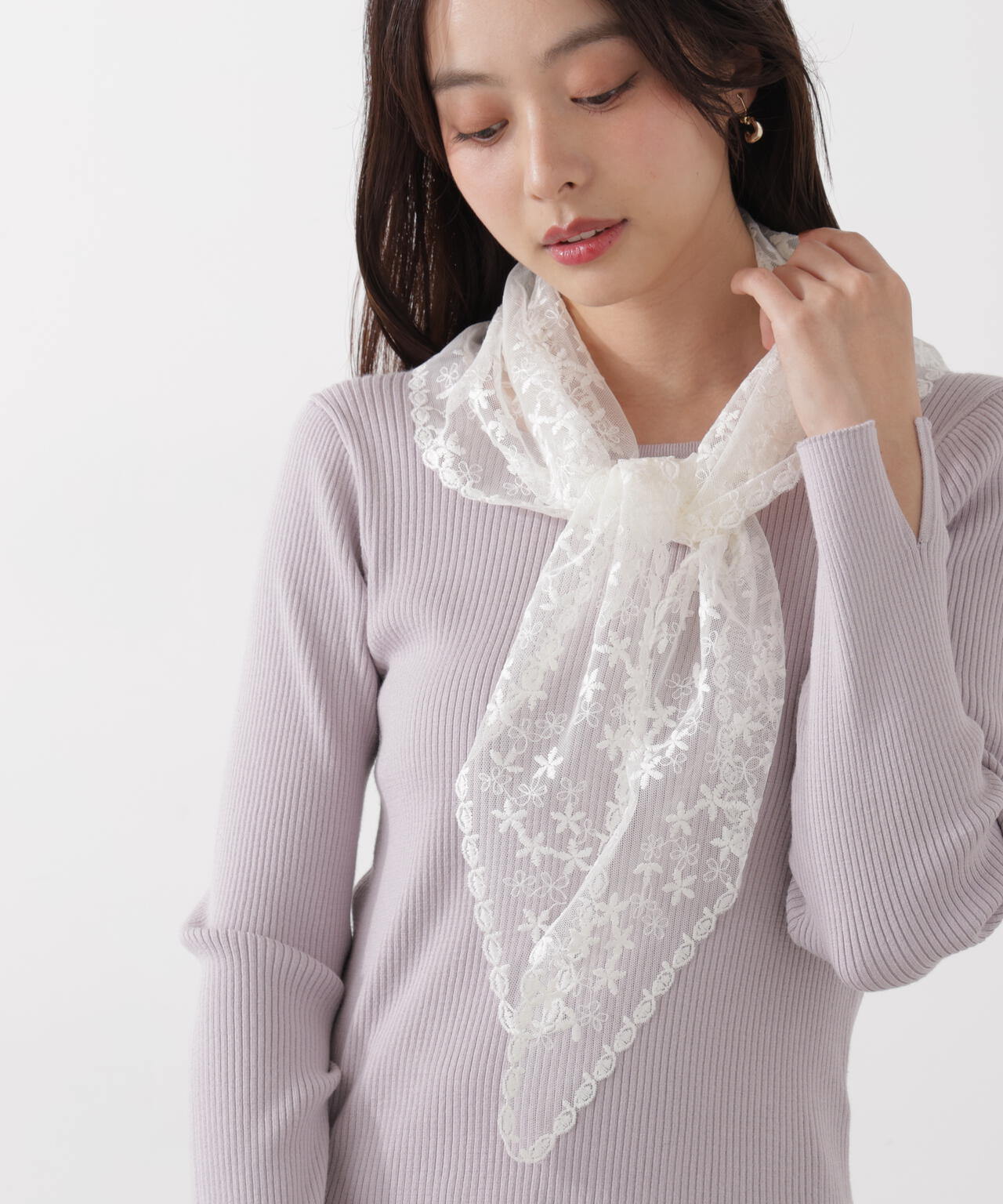 《EDIT COLOGNE》レーススカーフ付きリブニット【ホワイト×ブラックボーダー:official site・ZOZO・一部店舗限定】