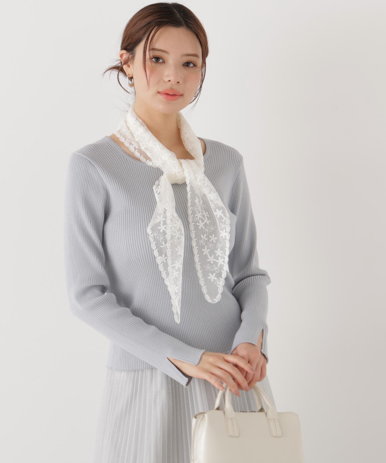 《EDIT COLOGNE》レーススカーフ付きリブニット【ホワイト×ブラックボーダー:official site・ZOZO・一部店舗限定】