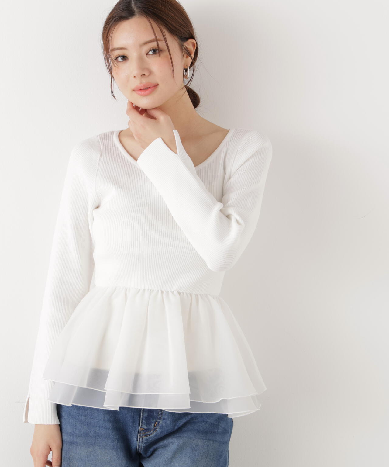 〈a/mie〉シアーペプラムリブニット