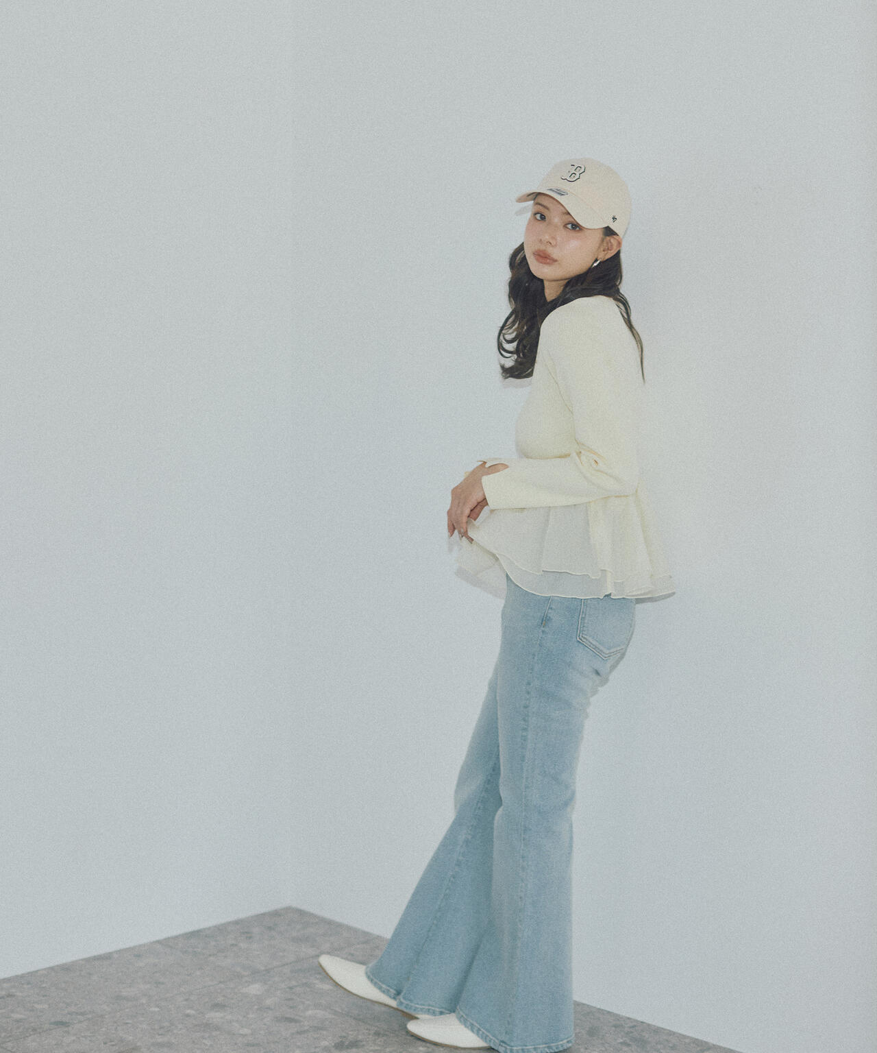 〈a/mie〉シアーペプラムリブニット