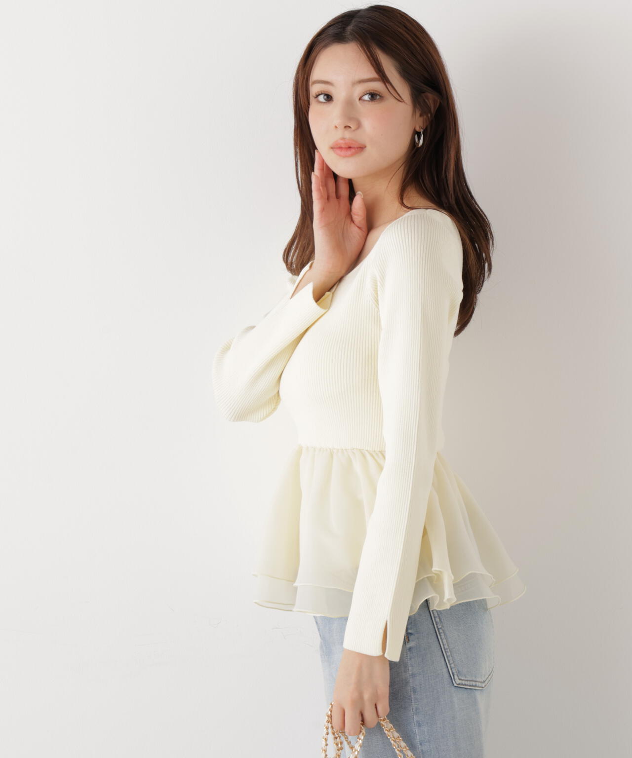 〈a/mie〉シアーペプラムリブニット